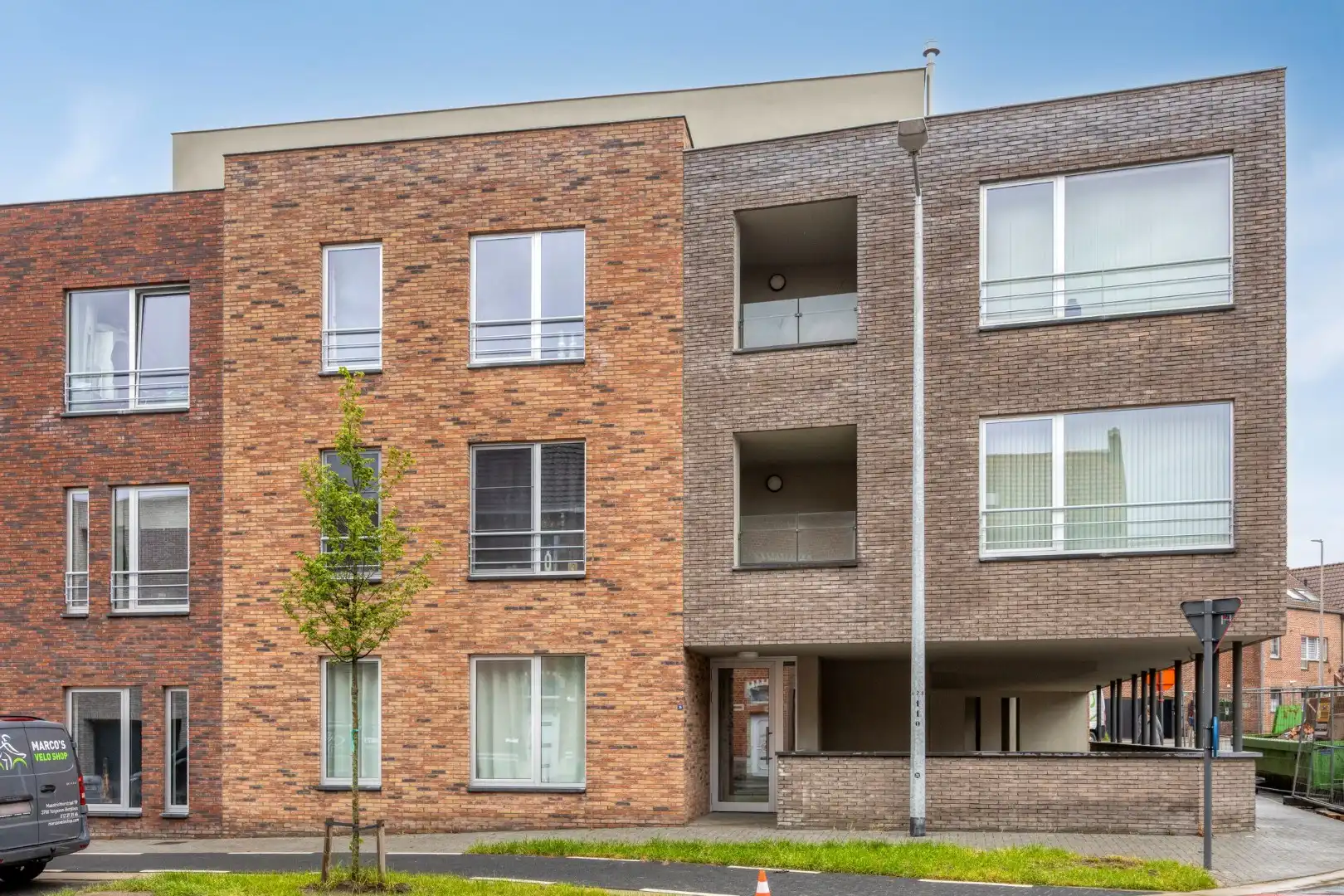 Instapklaar BEN-appartement met mooi terras en 2 autostaanplaatsen foto 26