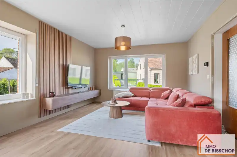 Gezellige, instapklare woning met 3 slaapkamers, grote tuin en garage. foto 3