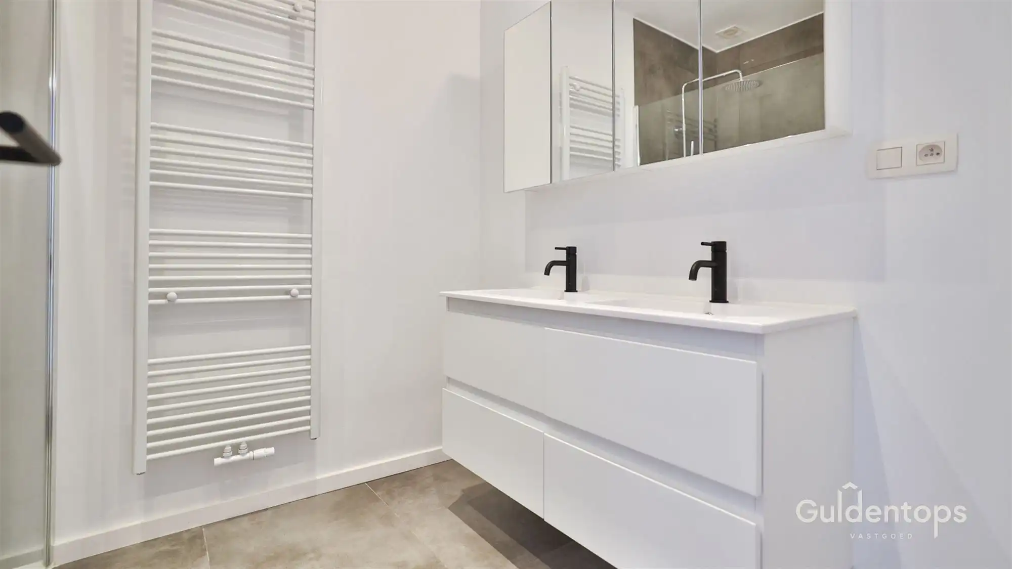 Knap gelijkvloers appartement in hartje Lier met grote tuin foto 4