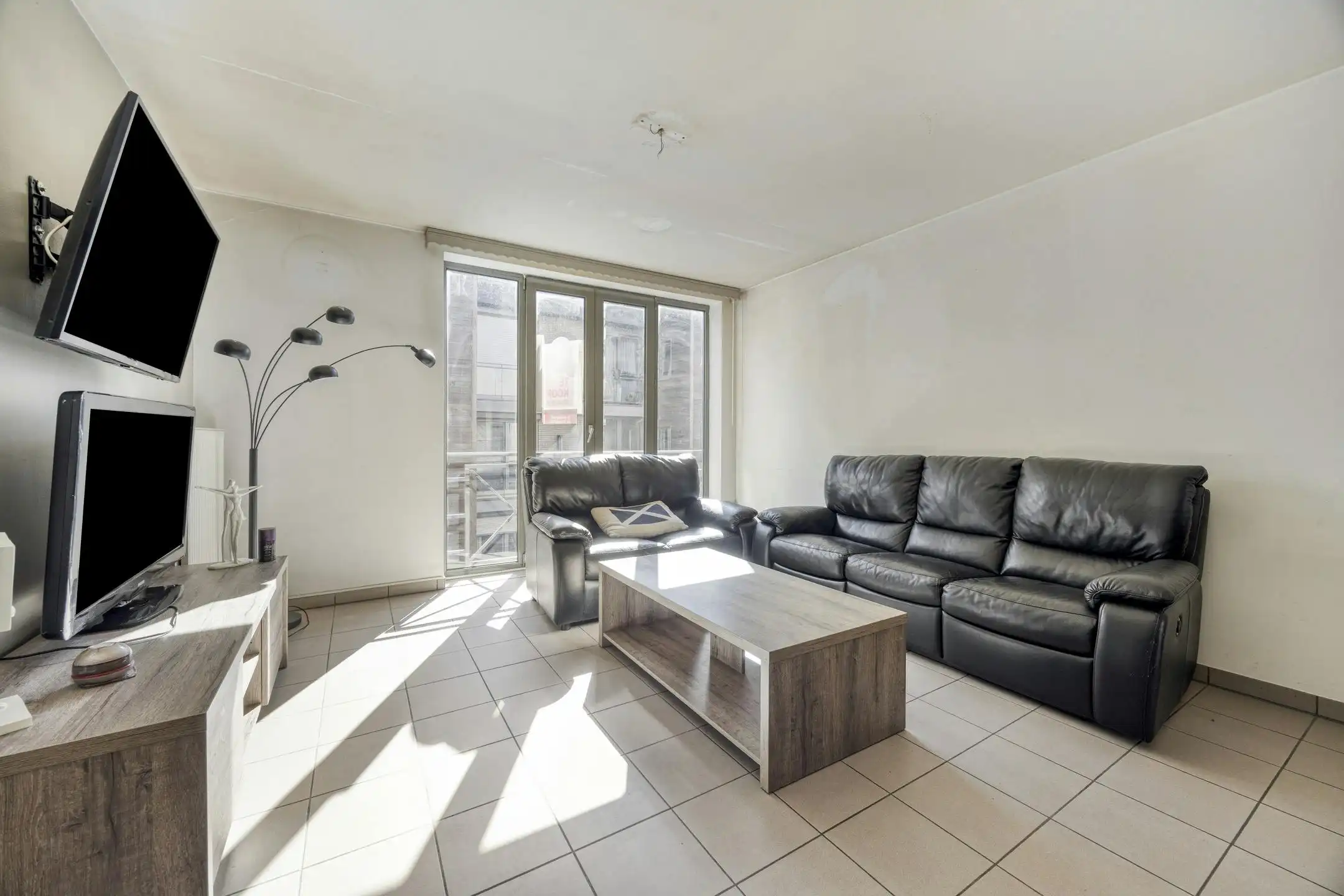 Op te frissen 2-slaapkamer appartement op toplocatie in Hasselt foto 3