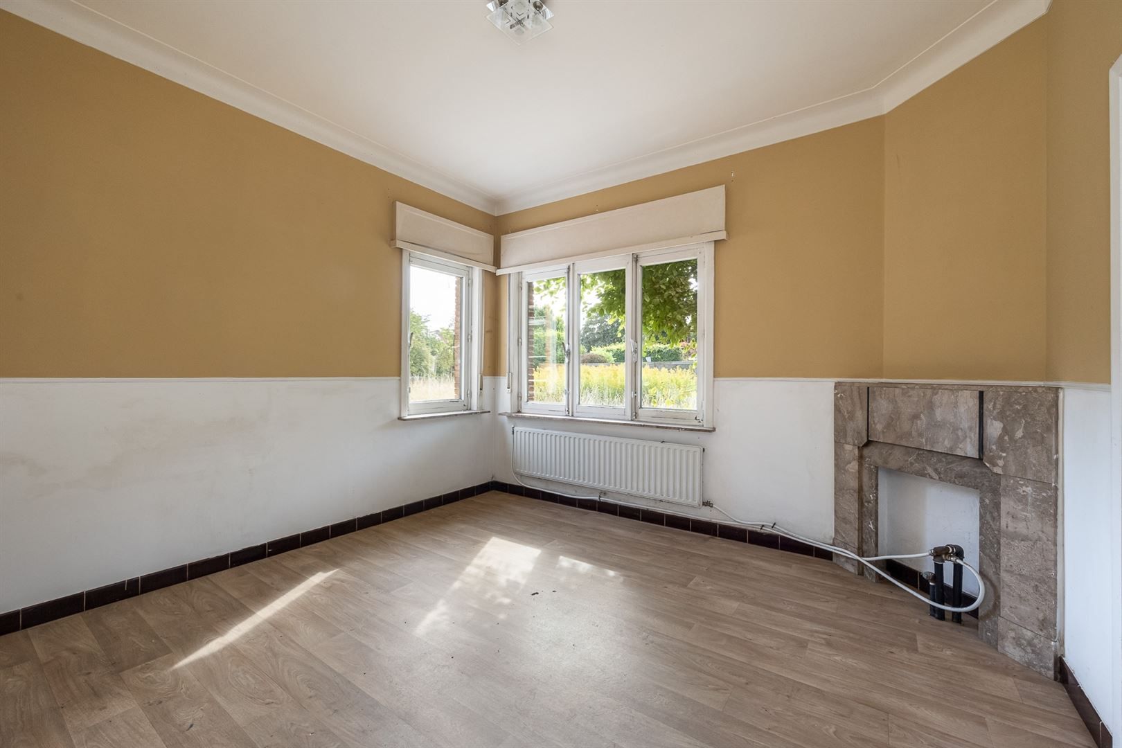 Halfopen woning in kindvriendelijke straat foto 5