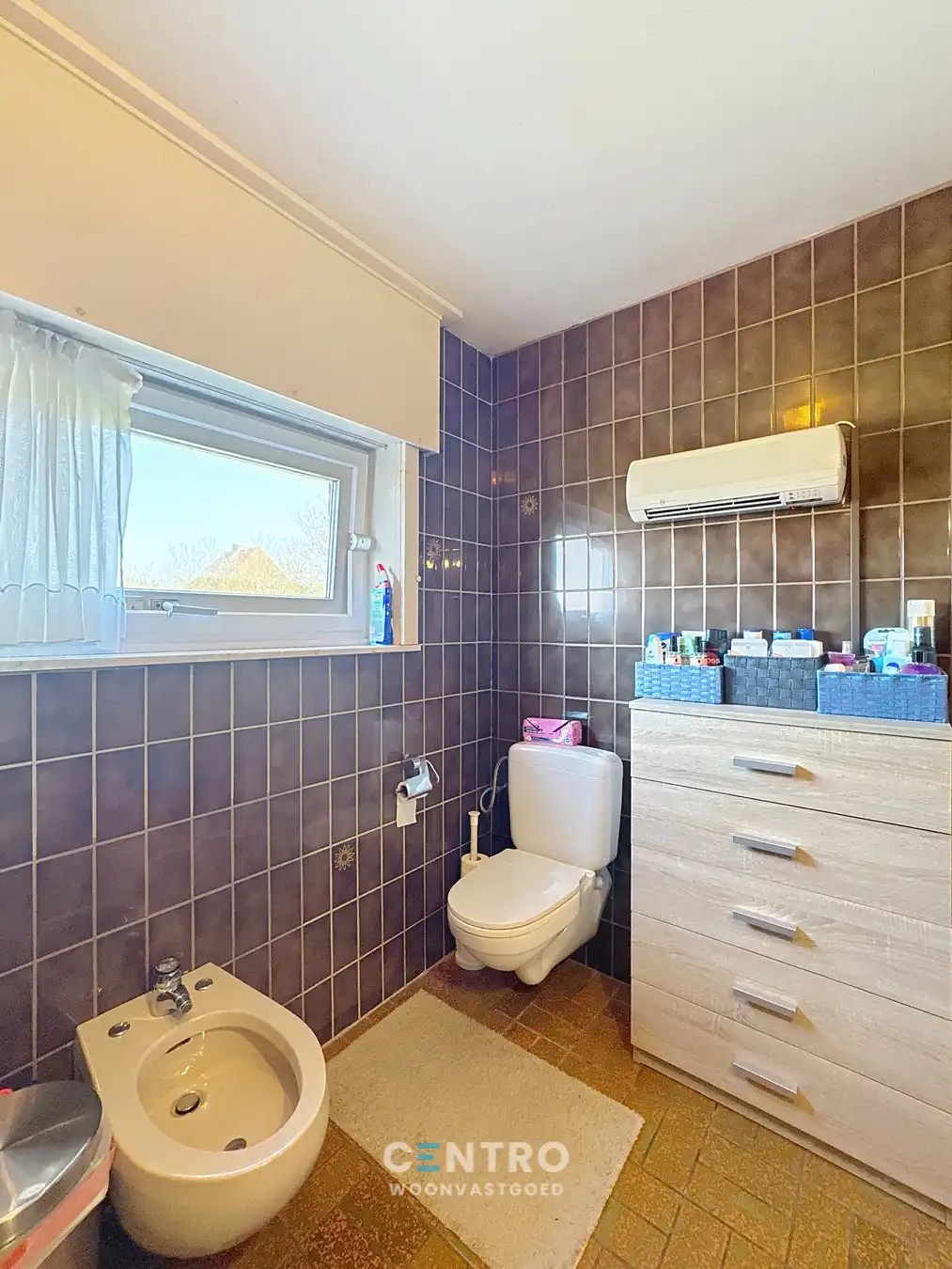 Interessante woning te Oekene met 5 slpks, garage én 4 parkeerplaatsen! foto 9