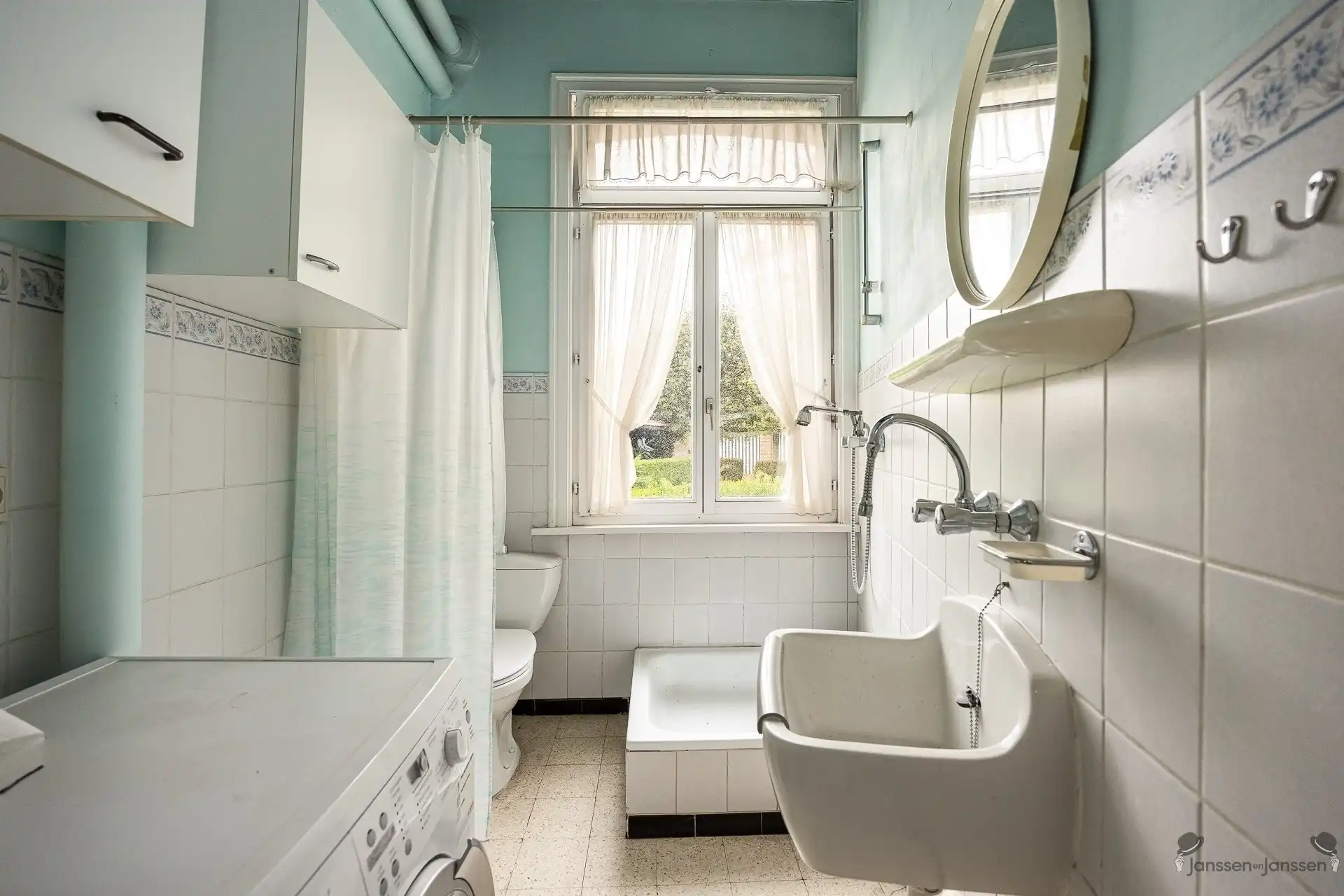 Authentieke woning met karakter in het hart van Sint-Lenaarts foto 14