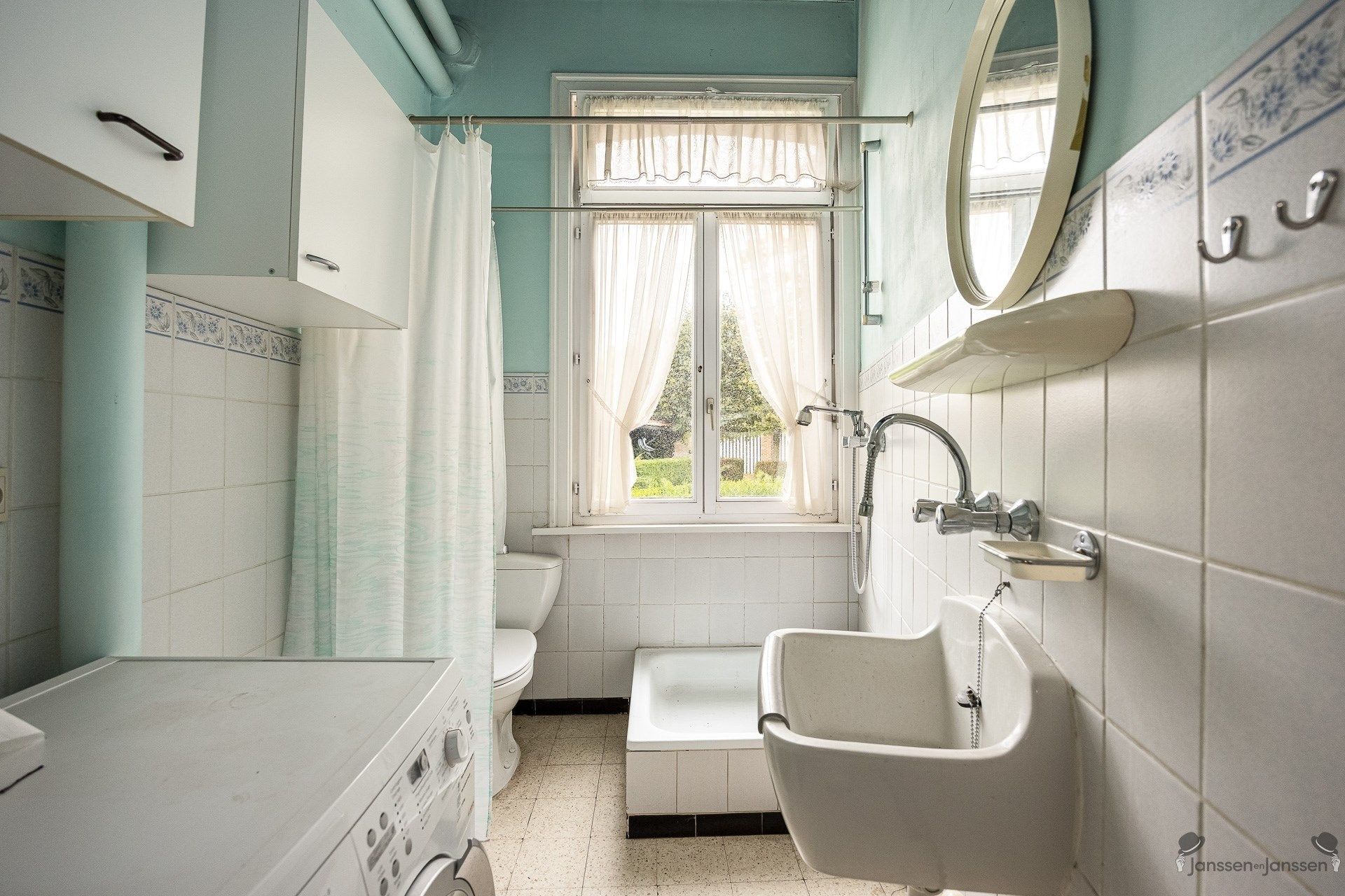 Authentieke woning met karakter in het hart van Sint-Lenaarts foto 14