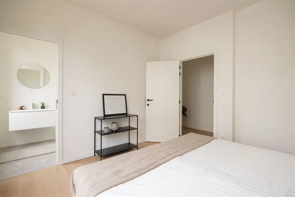 lichtrijk nieuwbouwappartement met terras foto 12