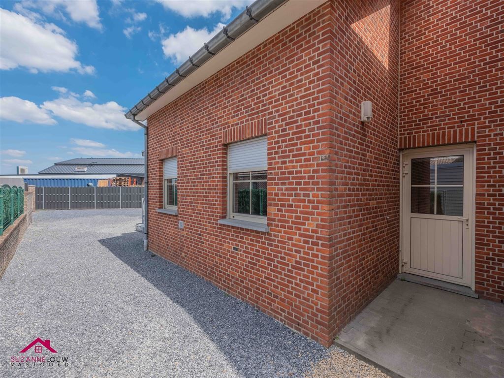 Stijlvol gerenoveerde, vrijstaande woning foto 4
