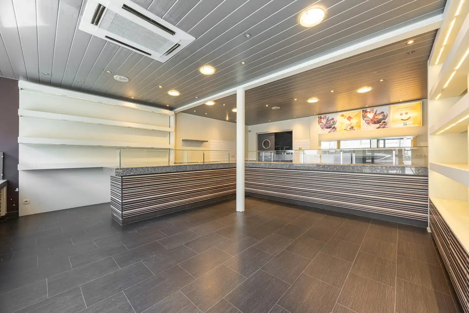 Ruim en veelzijdig handelsgelijkvloers op toplocatie foto 3