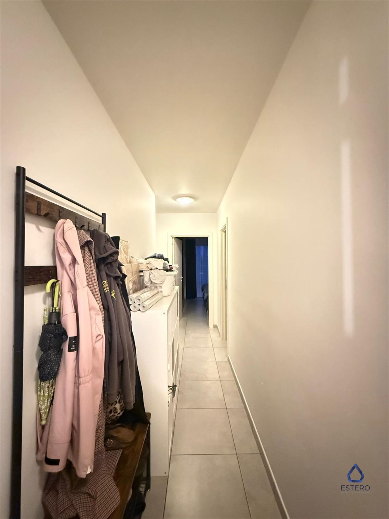 Leuk gelijkvloers appartement met groot terras, aangelegd tuintje en garagebox foto 7