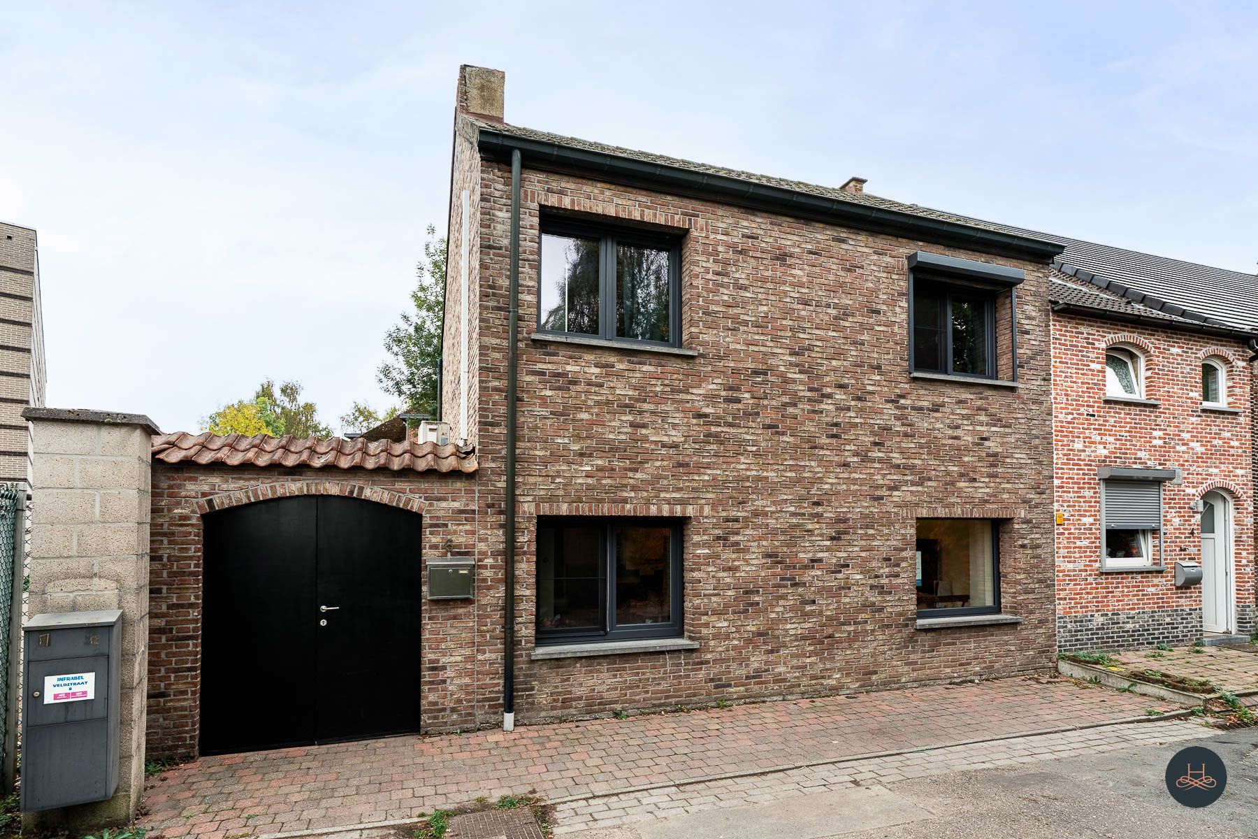 Instapklare halfopen bebouwing op einde doodlopende straat foto 2