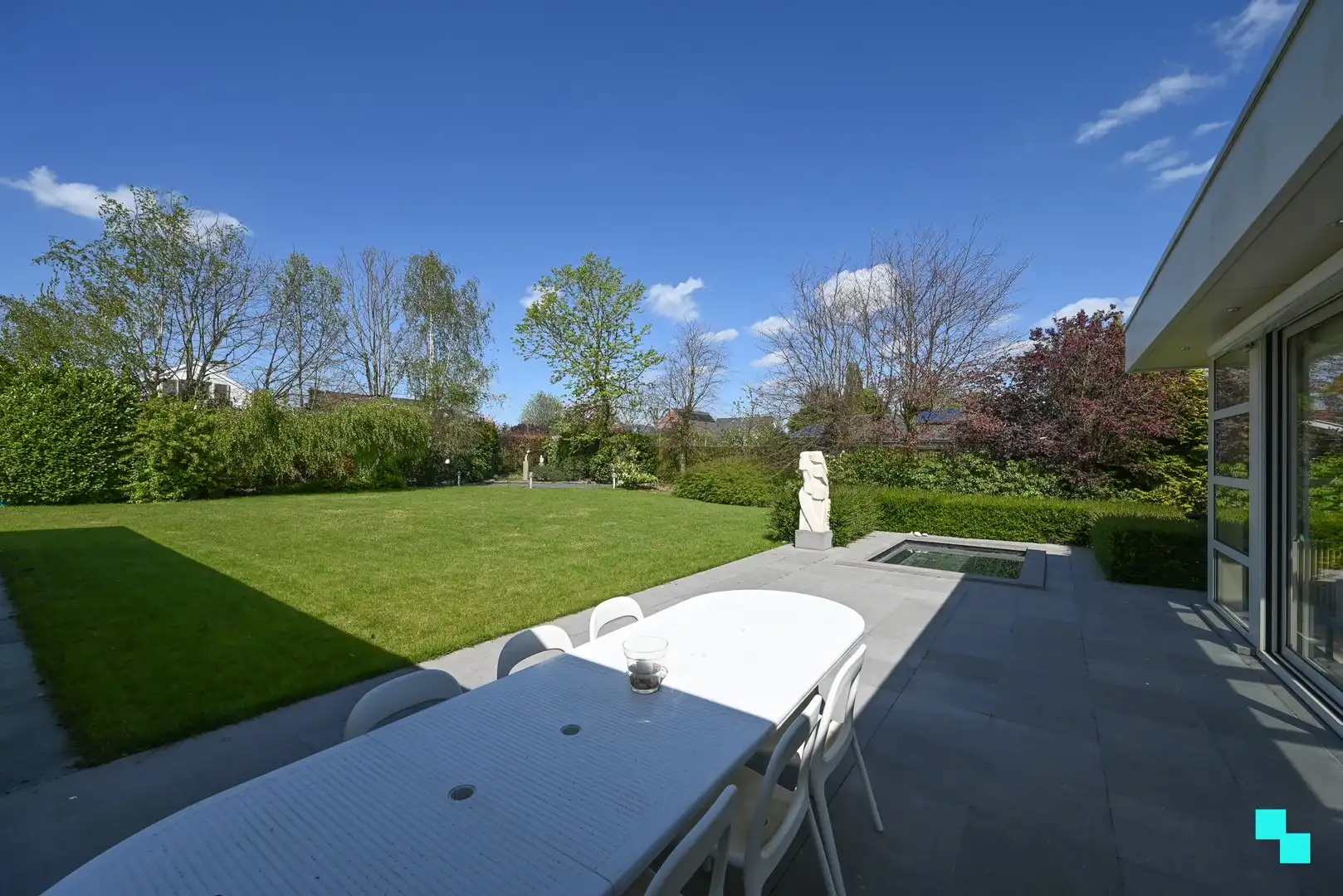 Verrassend ruime woning op hoekperceel te Izegem, Bosmolens foto 33