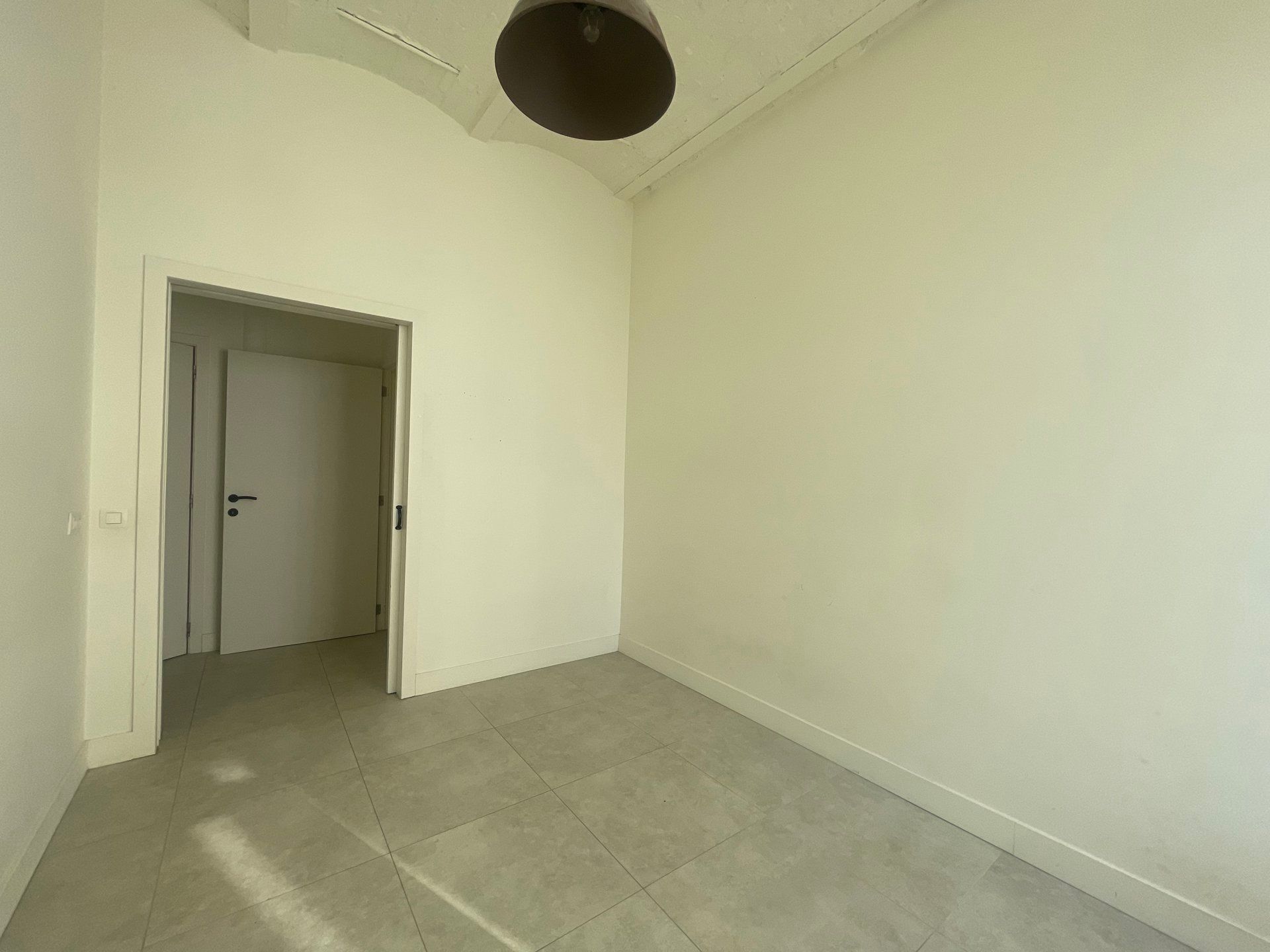 Ruim gelijkvloers appartement/benedenwoning met 3 slpks foto 15