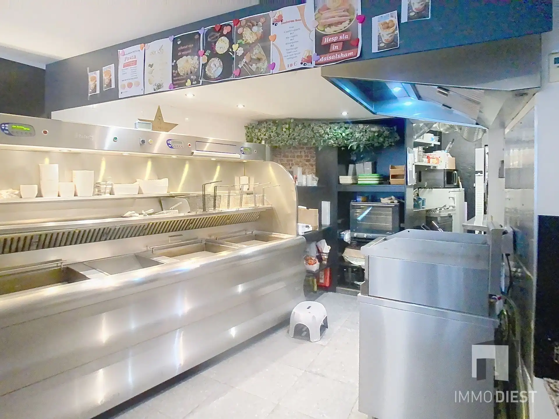 Frituur/broodjesbar over te nemen op topligging  foto 9