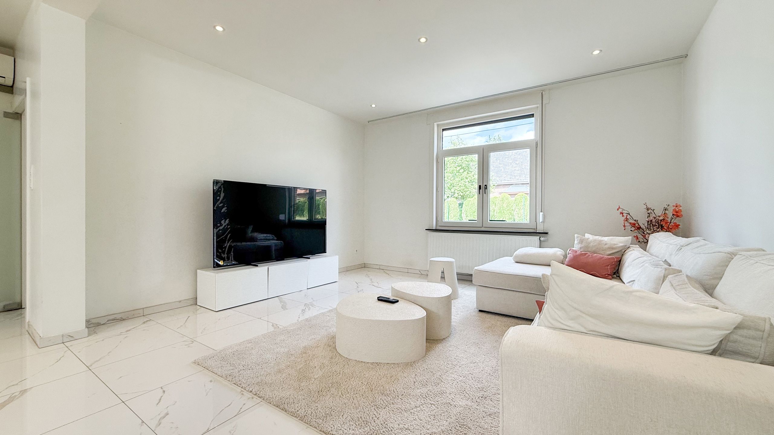 Karaktervolle woning met moderne afwerking en zonnige tuin! foto 6