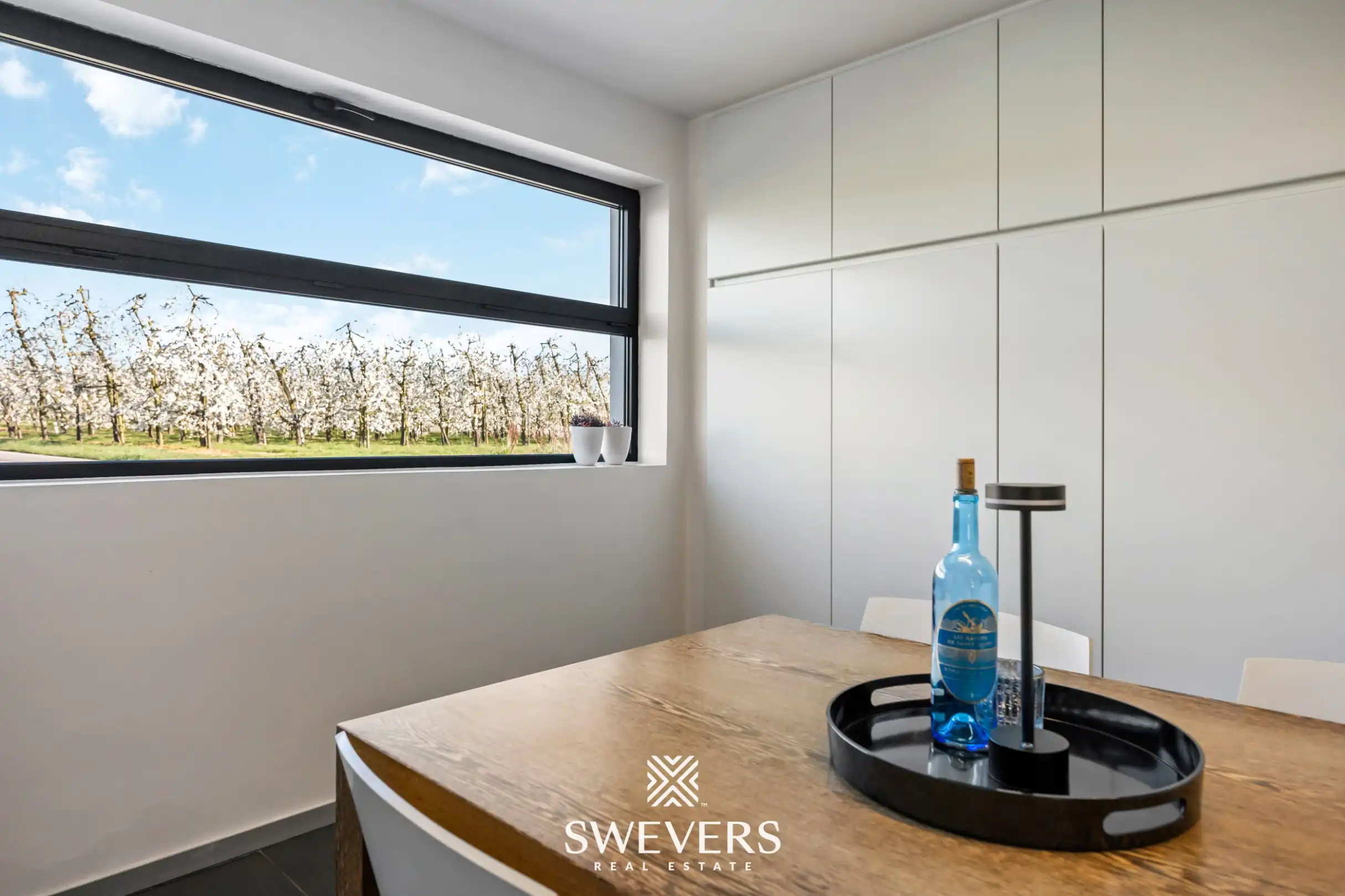 Instapklare open bebouwing met ruime tuin en prachtig uitzicht tussen de boomgaarden in Gingelom foto 13