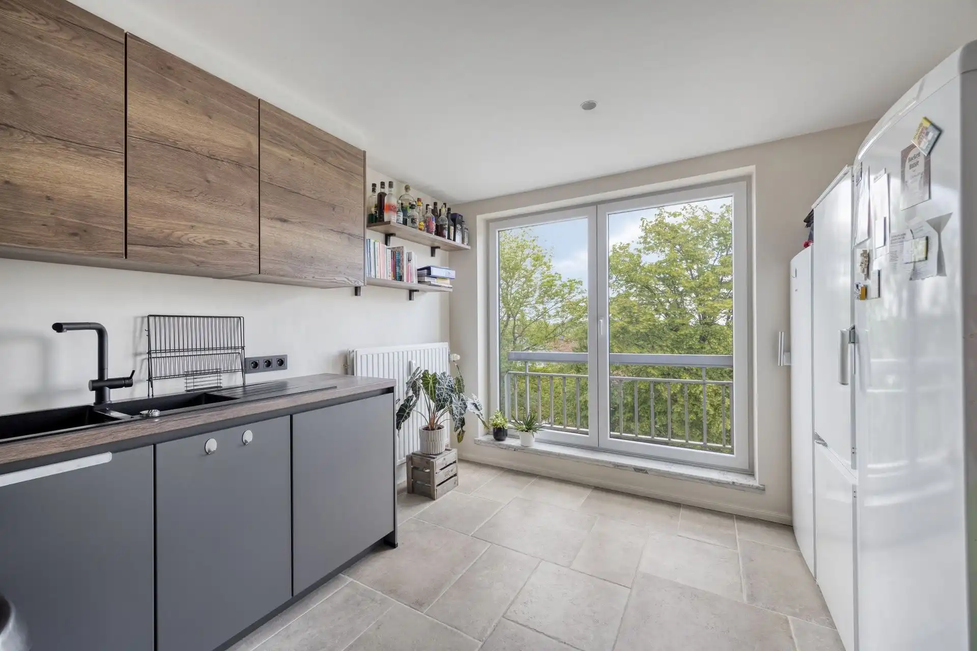 Zeer ruim, instapklaar appartement op een goede locatie foto 12