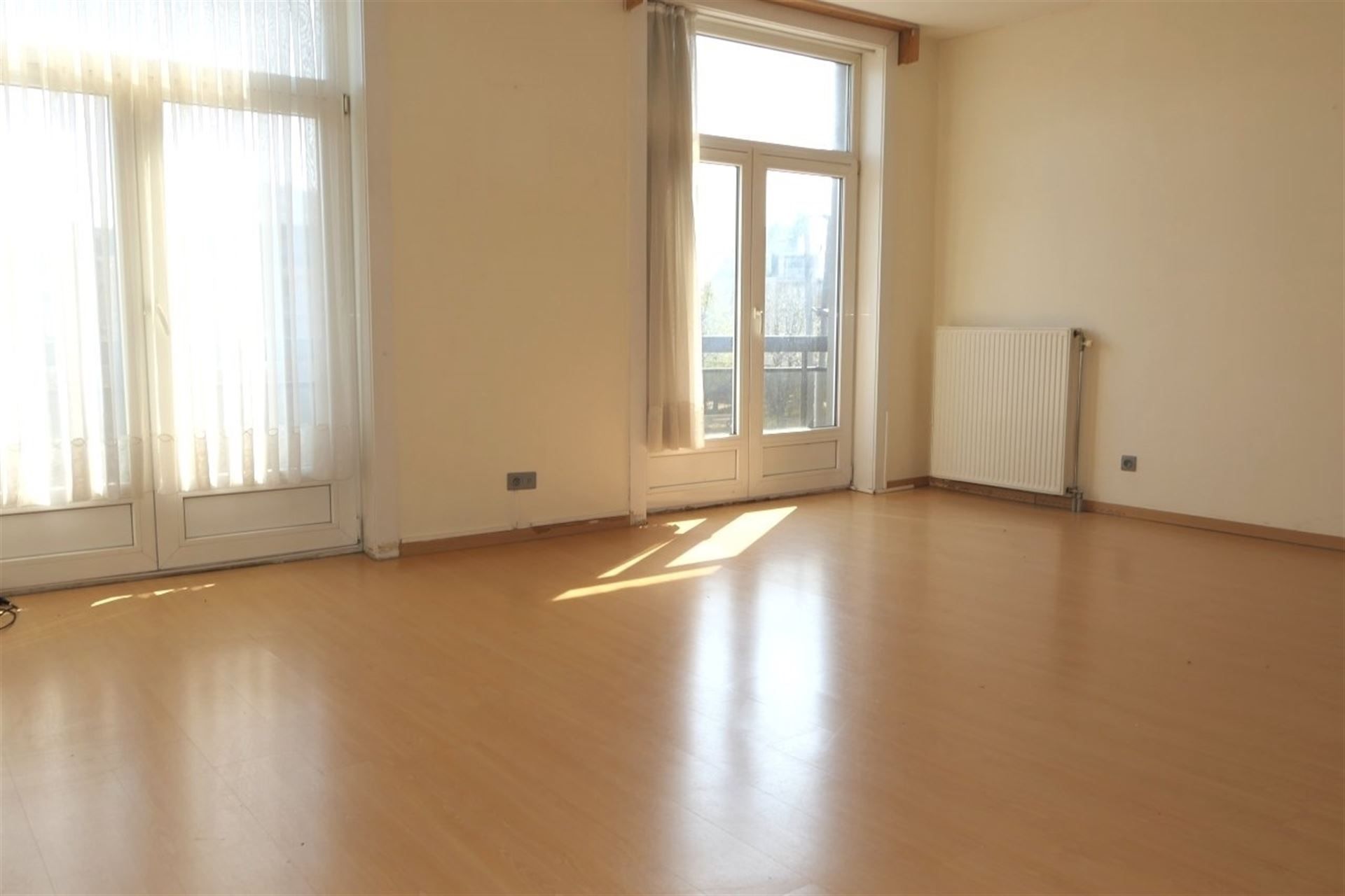 GROTE MARKT / 2 RUIME SLAAPKAMERS foto {{pictureIndex}}