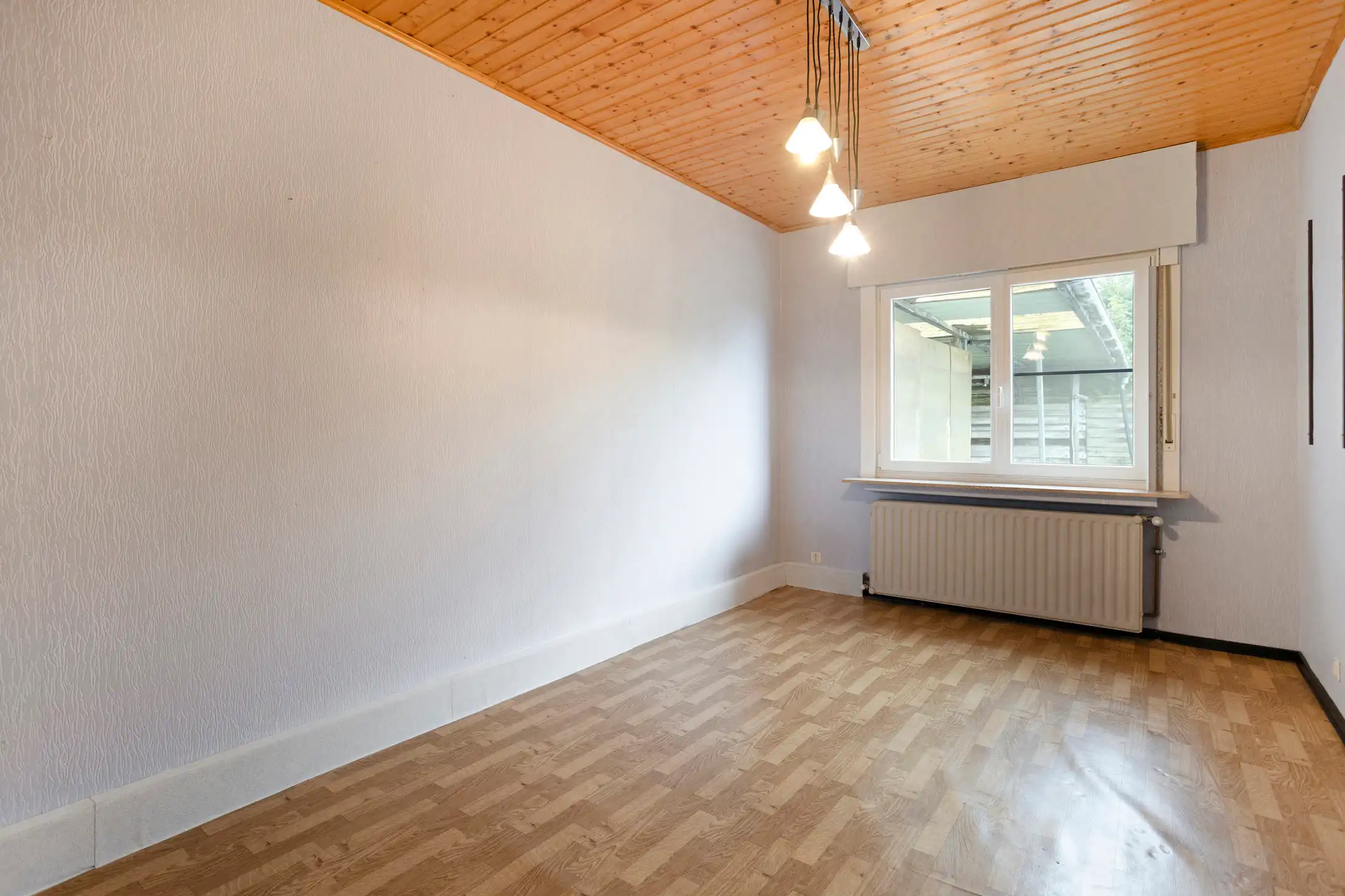 Open bebouwing met twee garages en ruime zolder foto 12