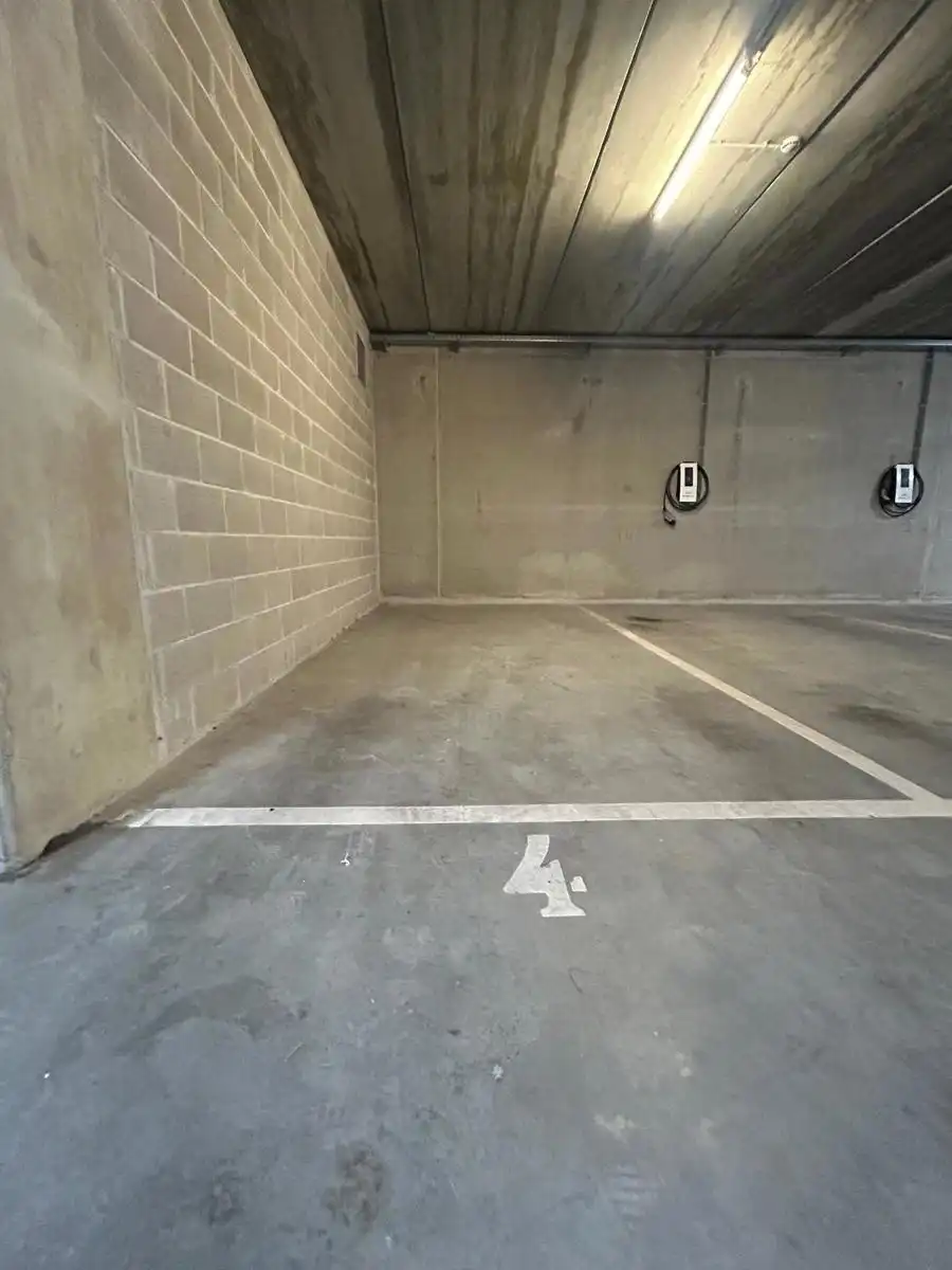Ondergrondse autostaanplaats R De Flint foto 3
