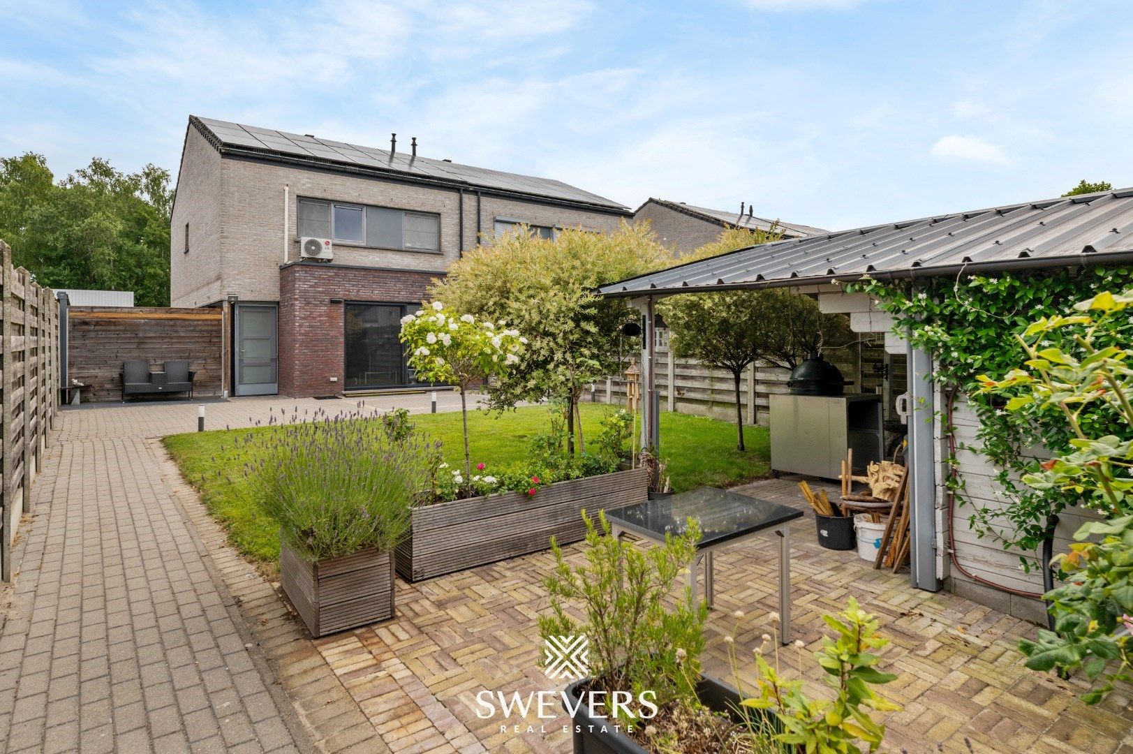 Instapklare halfopen woning met vernieuwde keuken, tuin en garage in Leopoldsburg foto 25