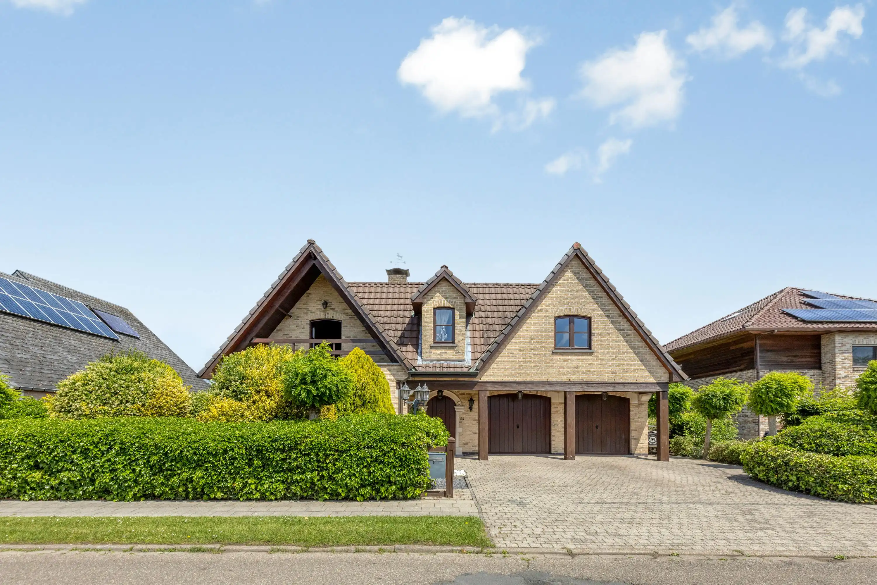 Karaktervolle woning te koop op toplocatie in Willebroek foto 2