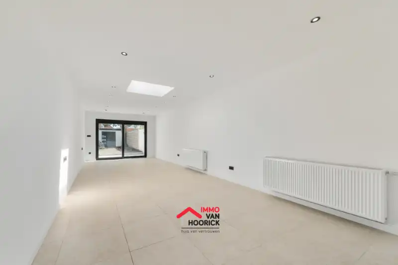 Totaal vernieuwde woning - 3 slaapkamers!! foto 3