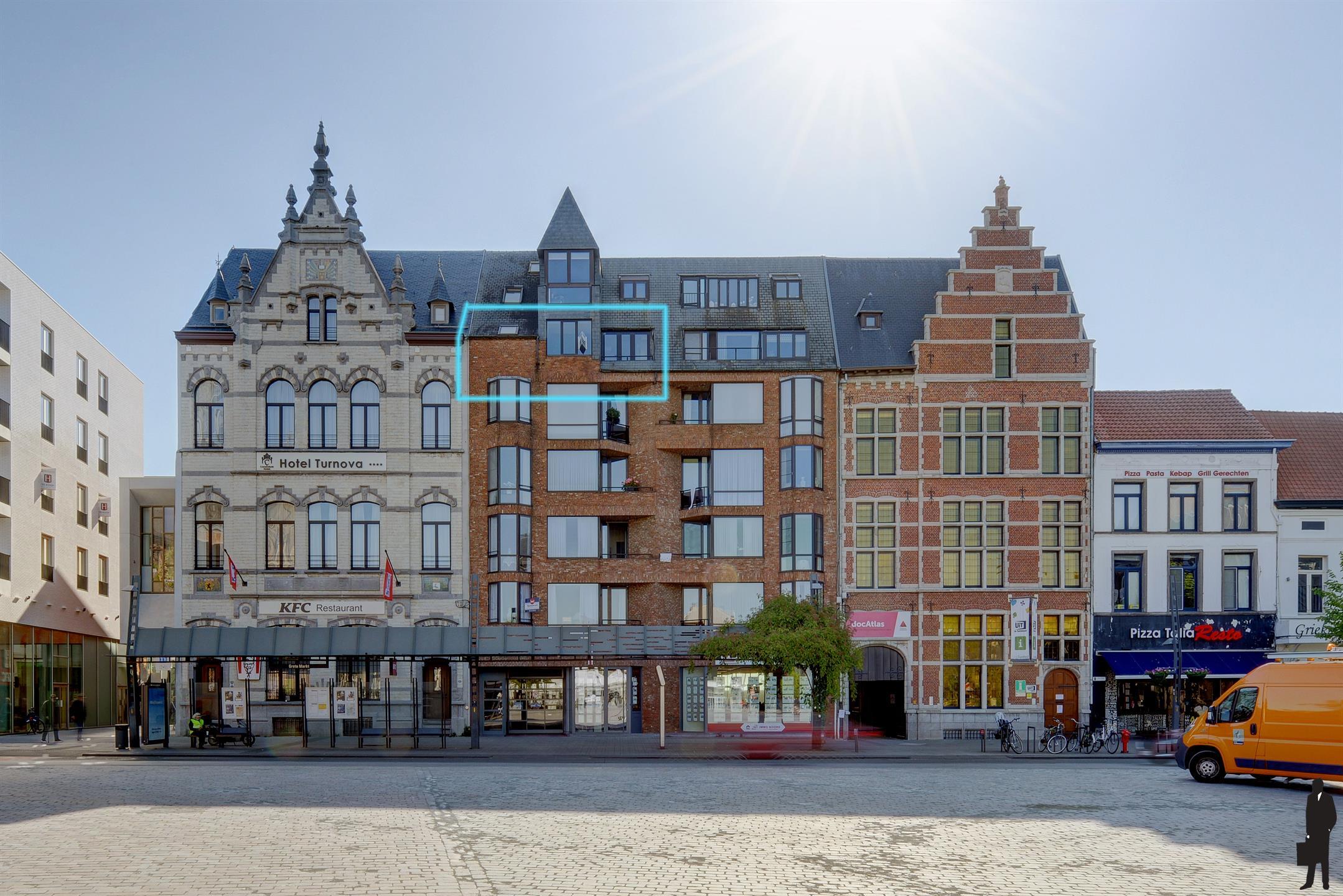 2-slaapkamerappartement op de Grote Markt van Turnhout foto {{pictureIndex}}