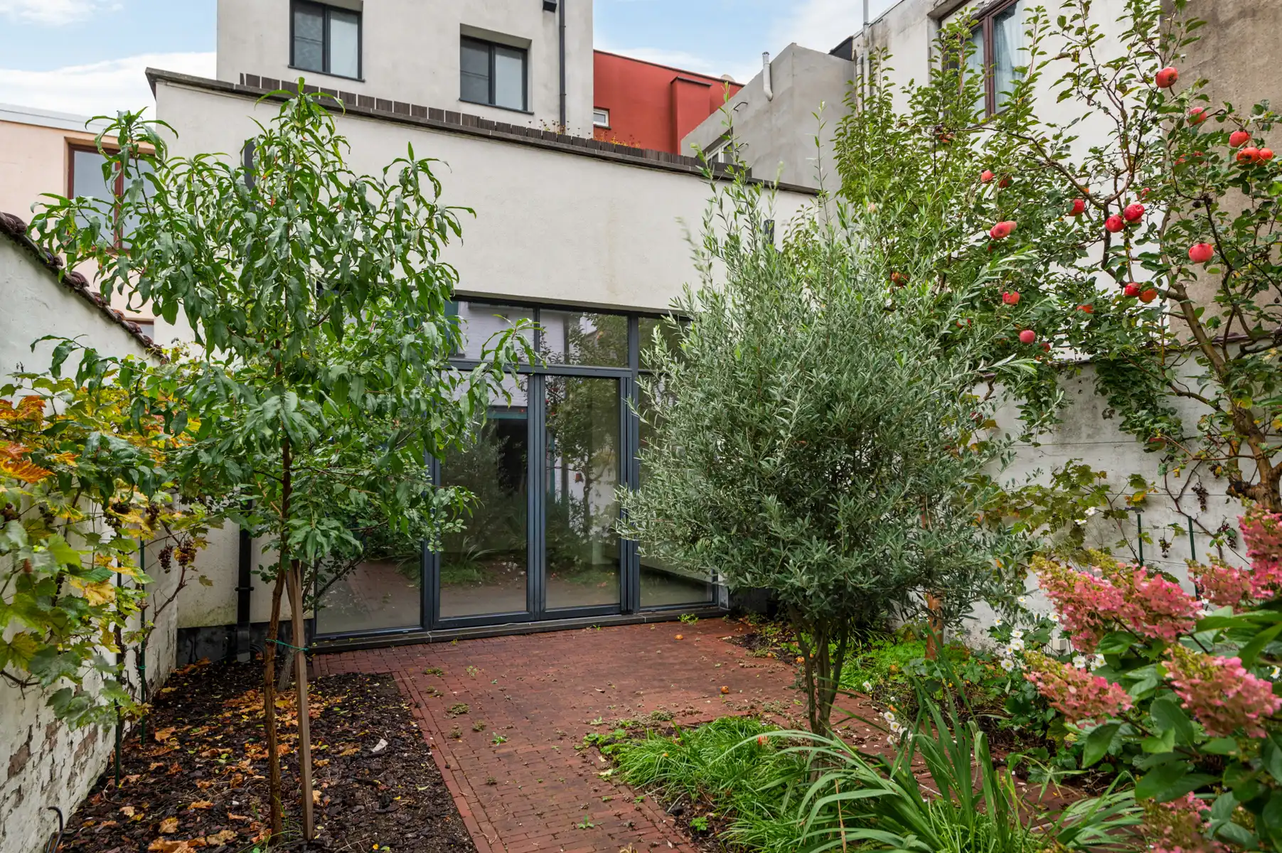 Karaktervolle herenwoning met tuin, koetshuis en veel ruimte foto 9
