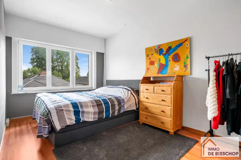 Instapklare woning met 3 slaapkamers, tuin en garage foto 10