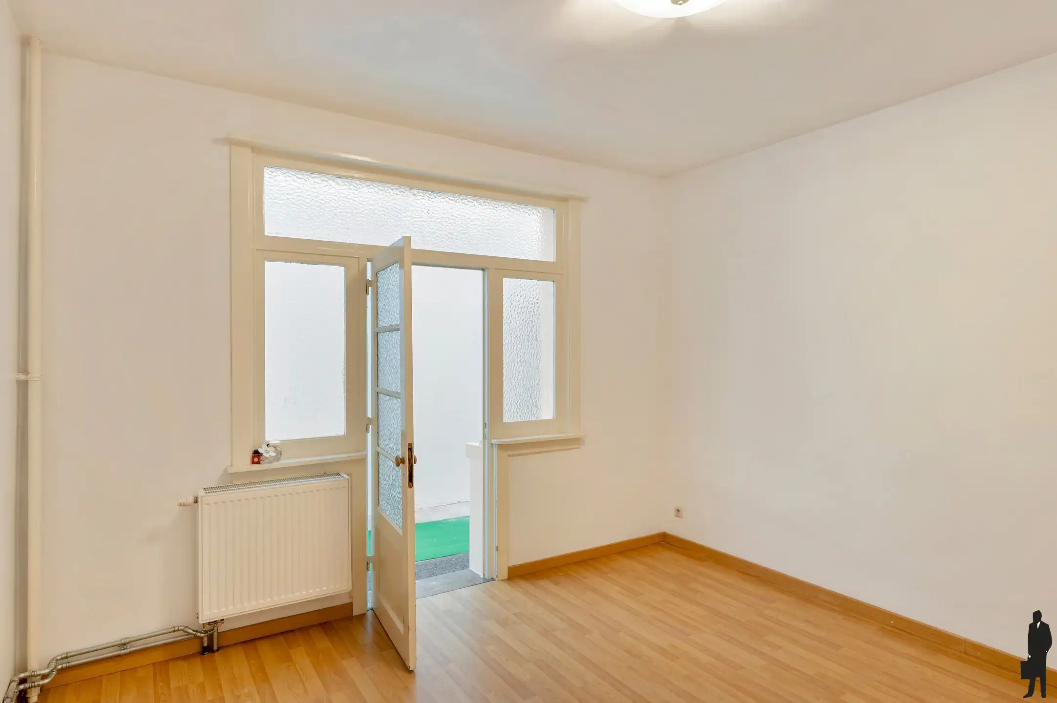 Lichtrijk commercieel gelijkvloers op toplocatie. foto 10