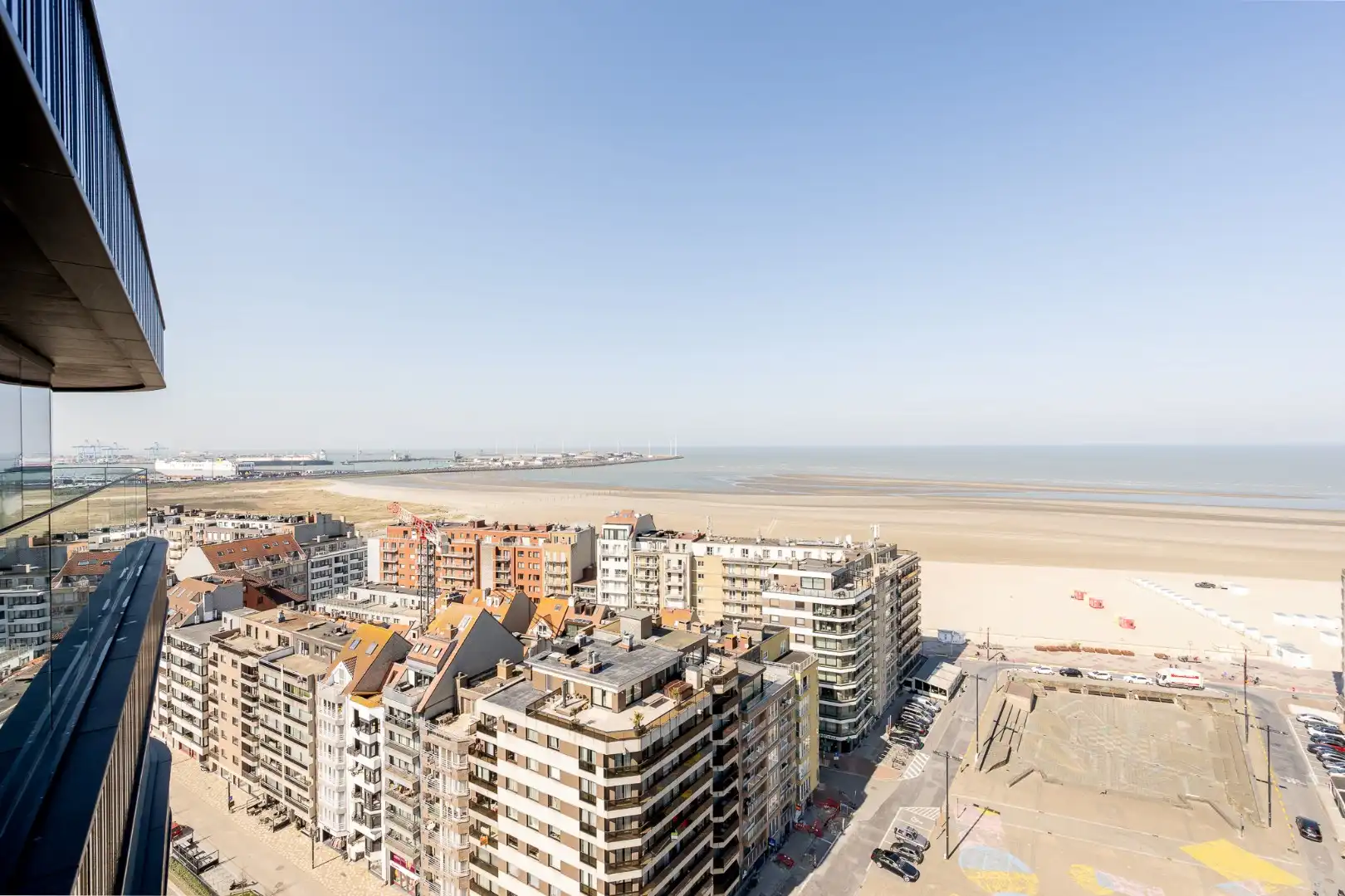 Luxueus nieuwbouwappartement met panoramische verzichten foto 19