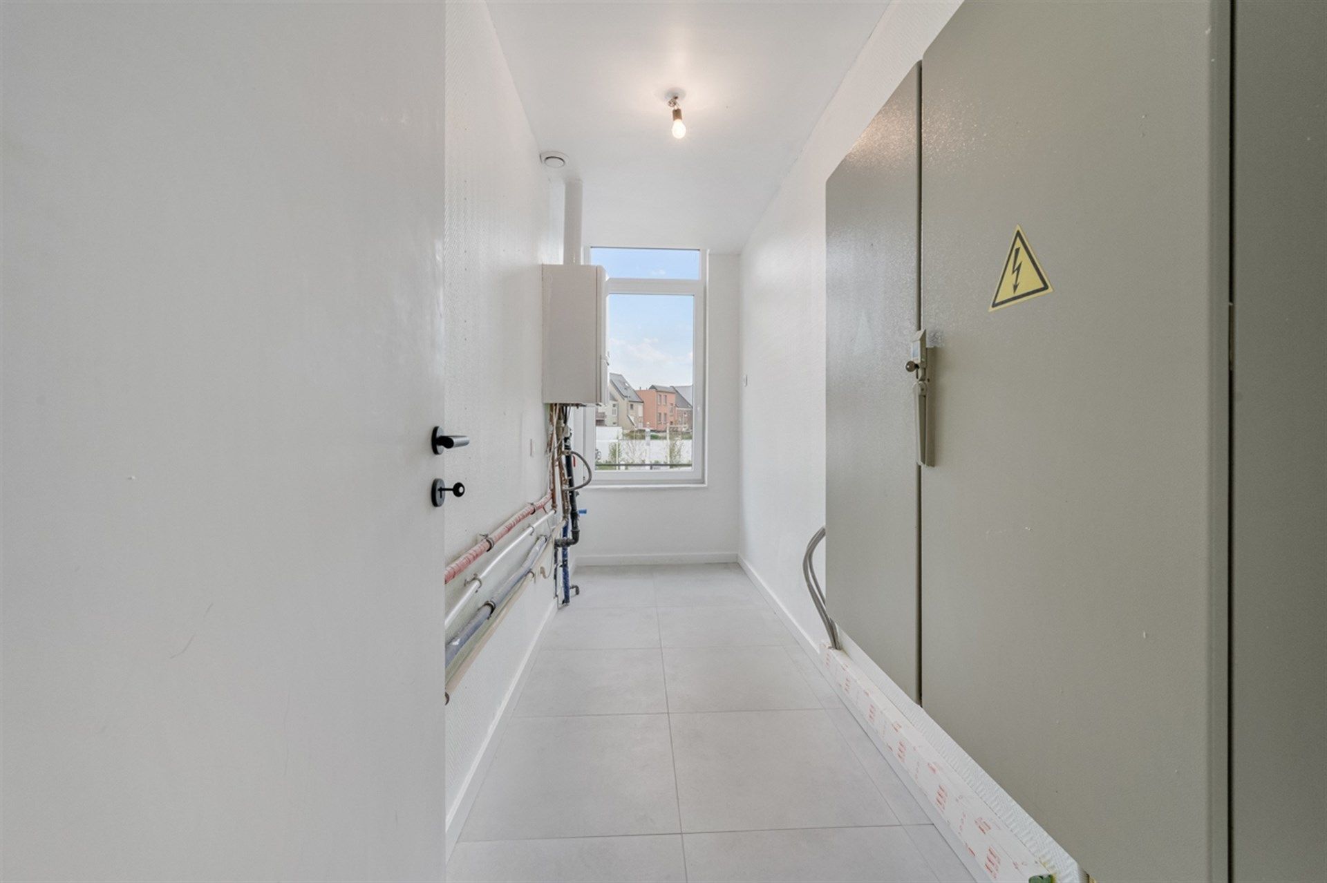 Instapklaar en volledig vernieuwd appartement met ruim terras in het hart van de stad foto 13