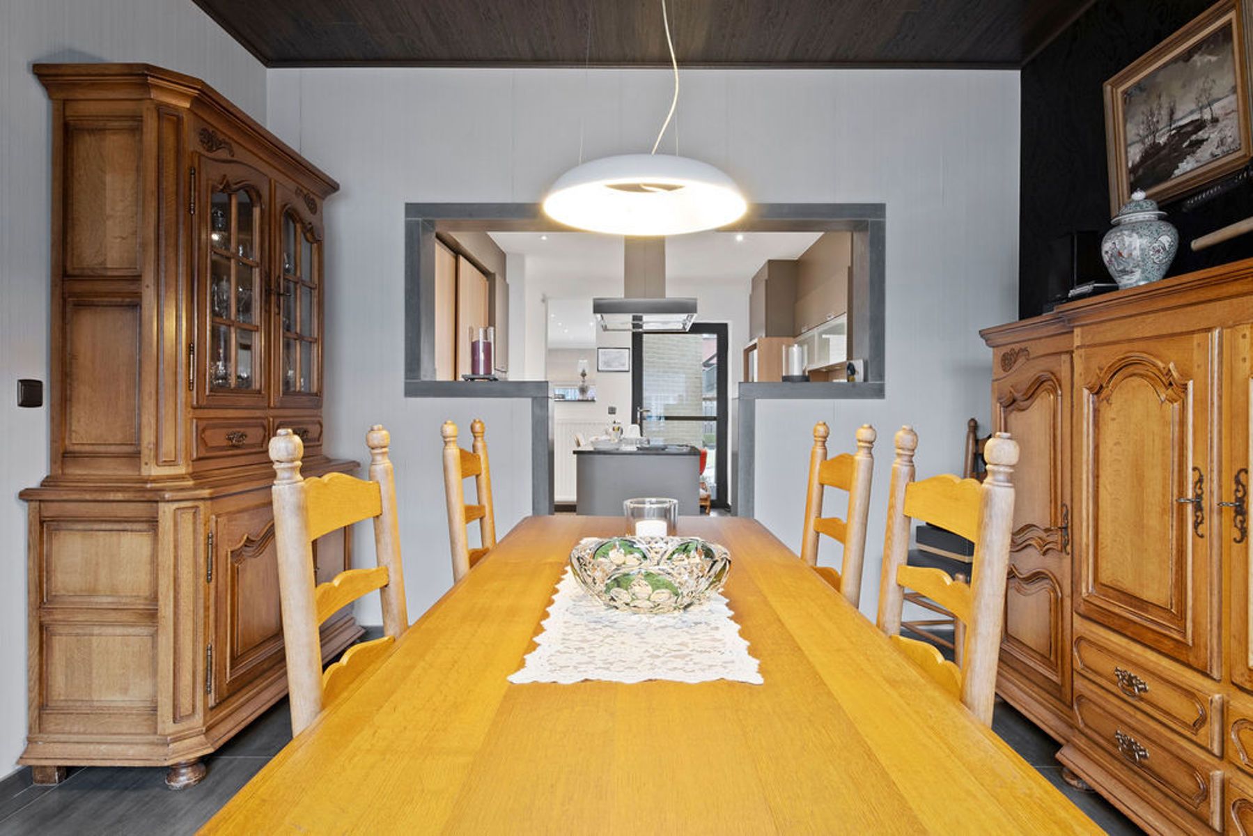 Gezinswoning met potentieel voor extra kamers en badkamer! foto 7