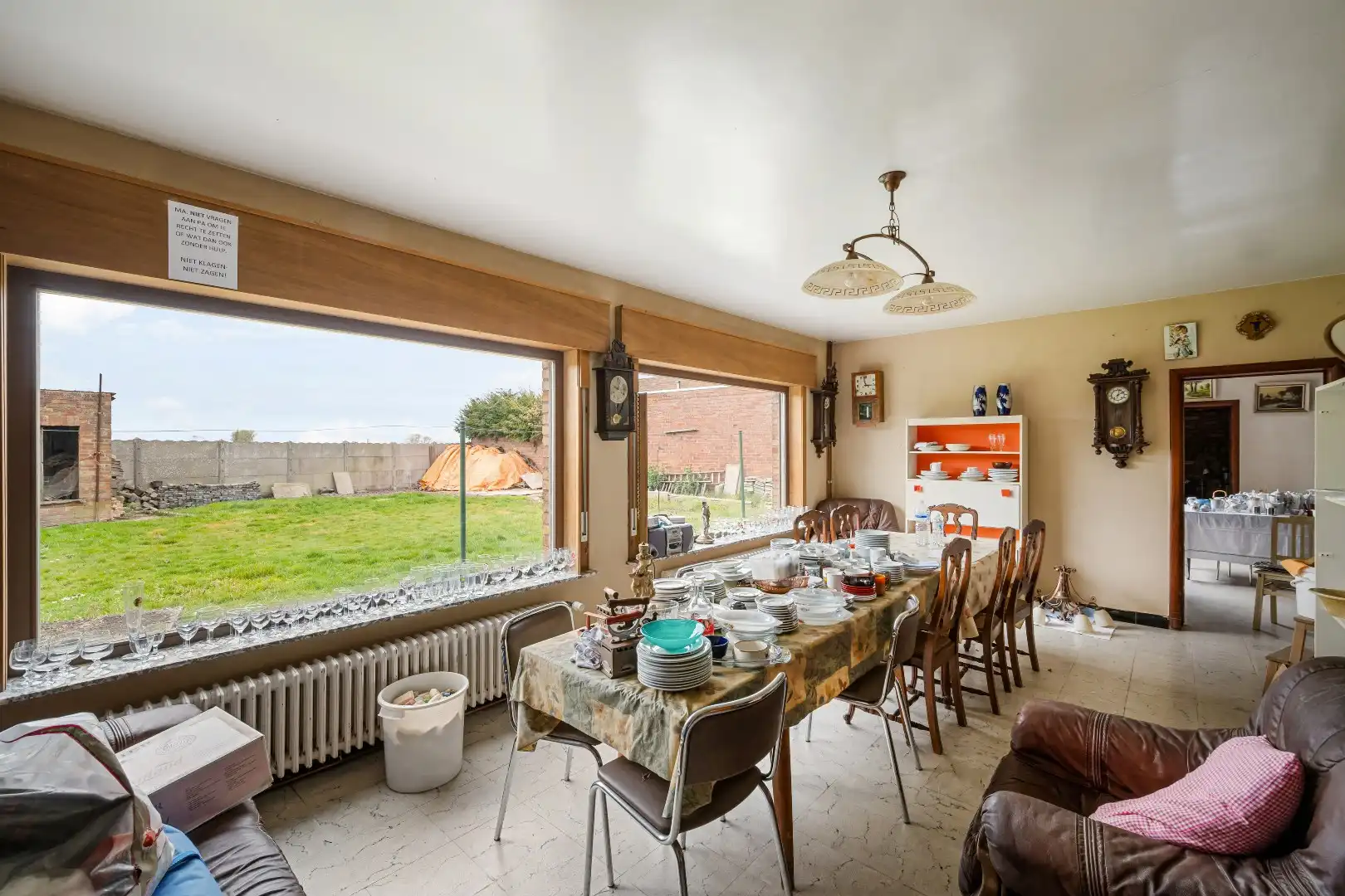 Ruime woning met 4 slaapkamers, loods en tuin met prachtig uitzicht. foto 6