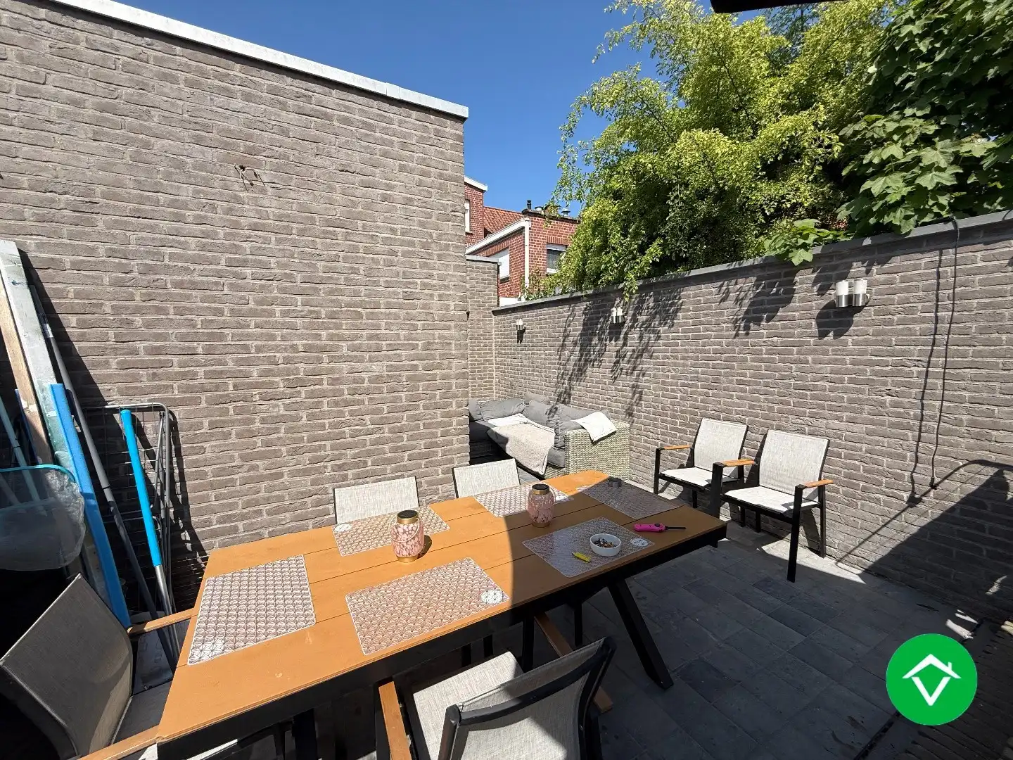 Instapklare woning met drie slaapkamers, tuin met uitweg, zolderkamer te Roeselare foto 16