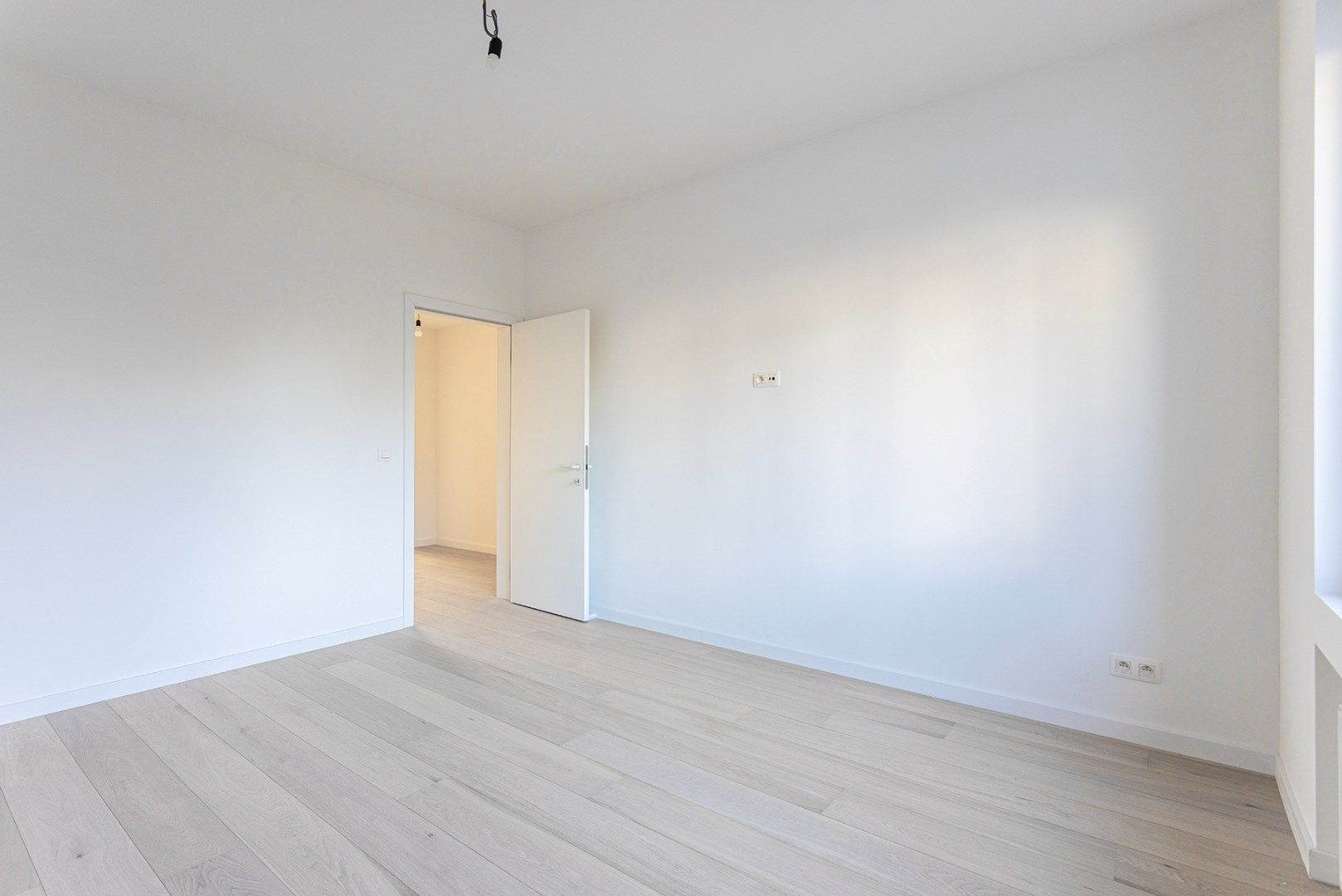 Luxe appartement te koop in Wilrijk met terras en moderne afwerking! foto 10