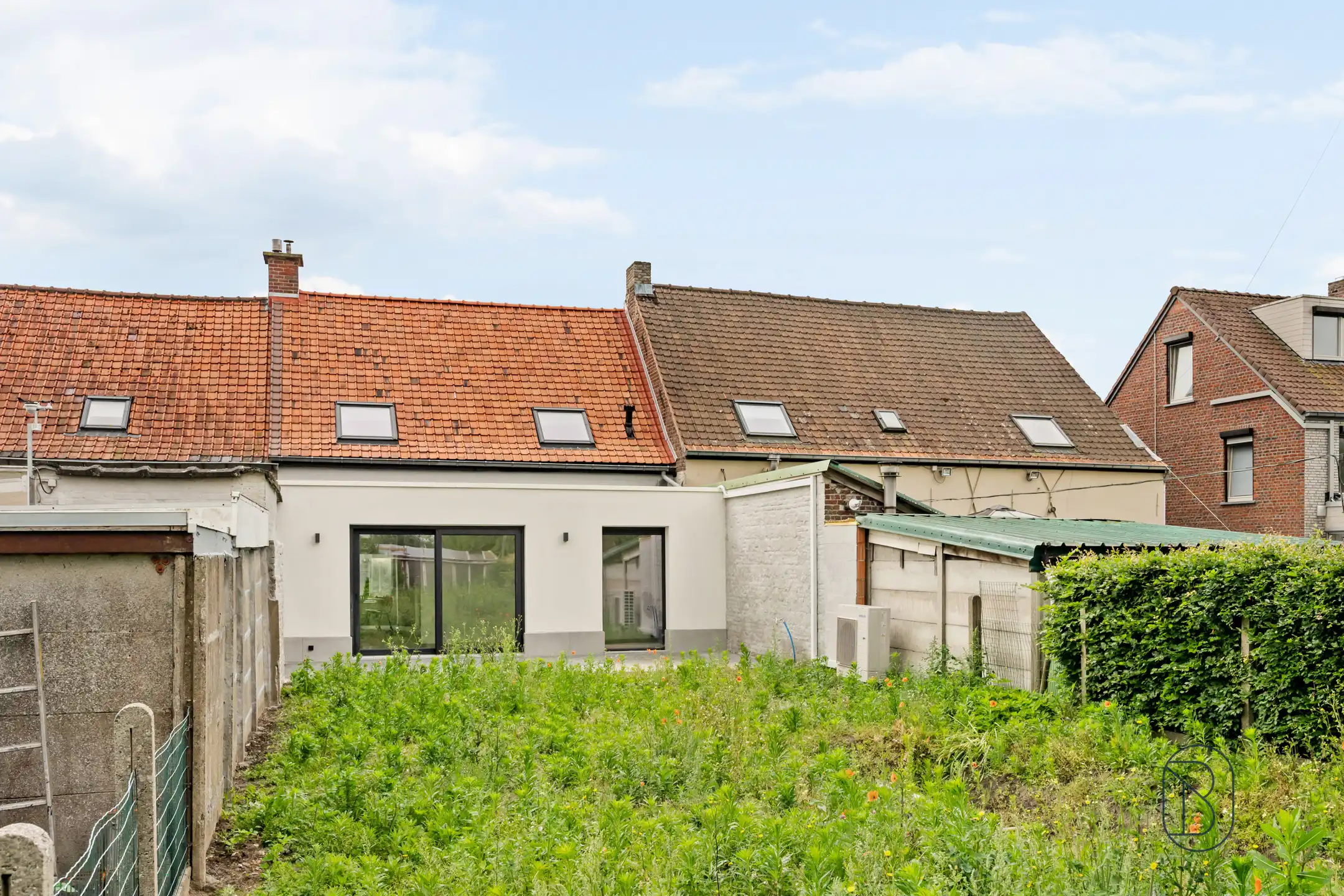 Rustig gelegen instapklare rijwoning met 3 slk en leuke tuin foto 10