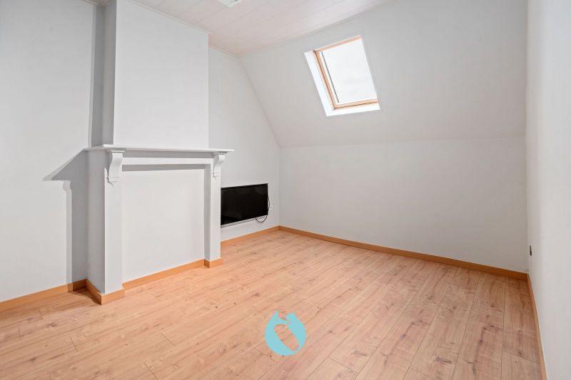 Deze woning combineert authenticiteit en hedendaags comfort, kopers vinden hierin een ideale thuis op een locatie die alles binnen handbereik biedt. foto 12