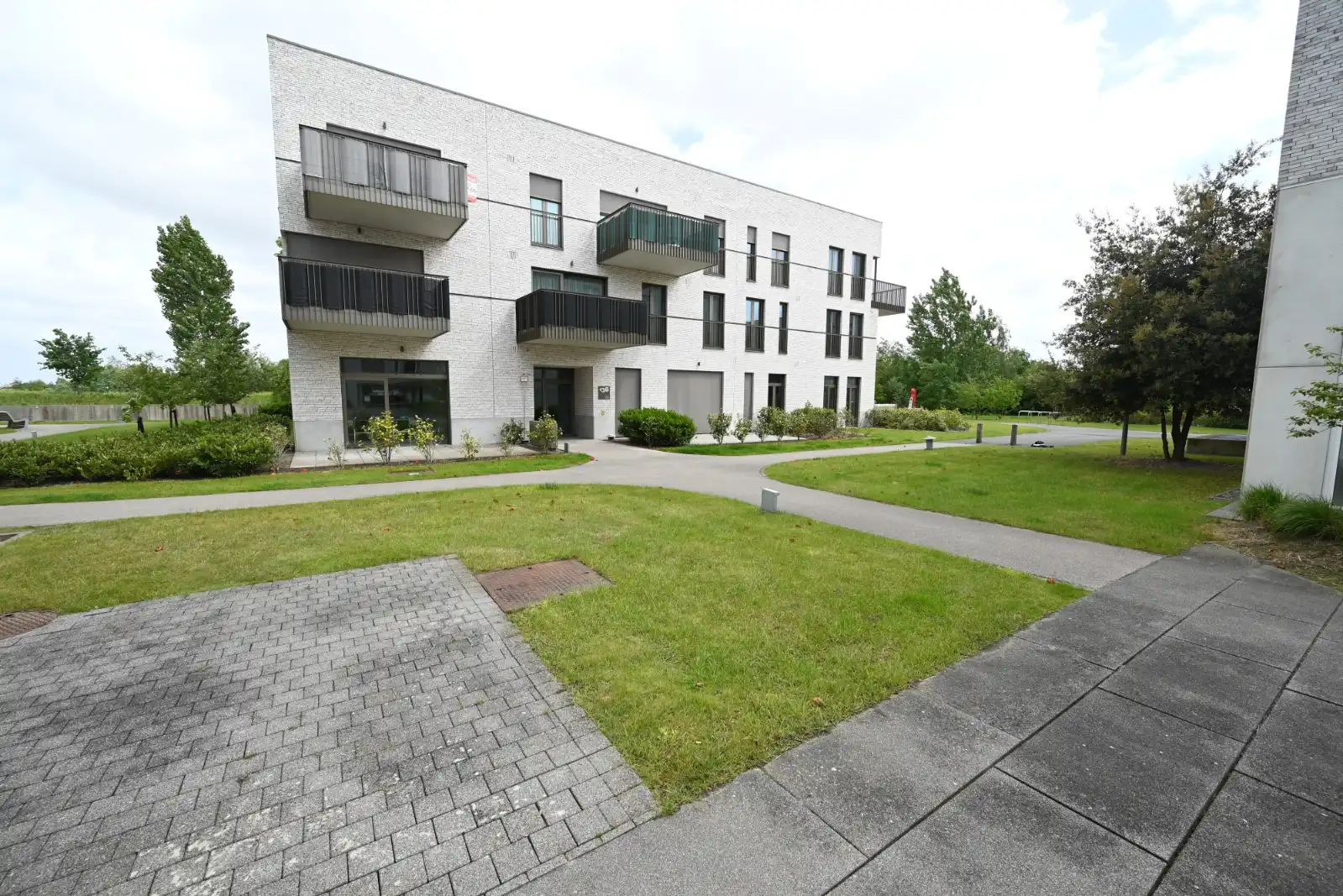 Appartement op een prachtige locatie te Ardooie! foto 2