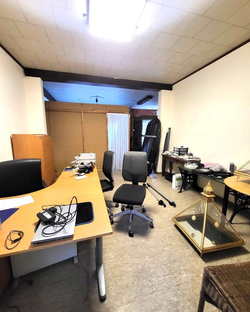 Depot met ruim bovenliggend appartement. foto 18
