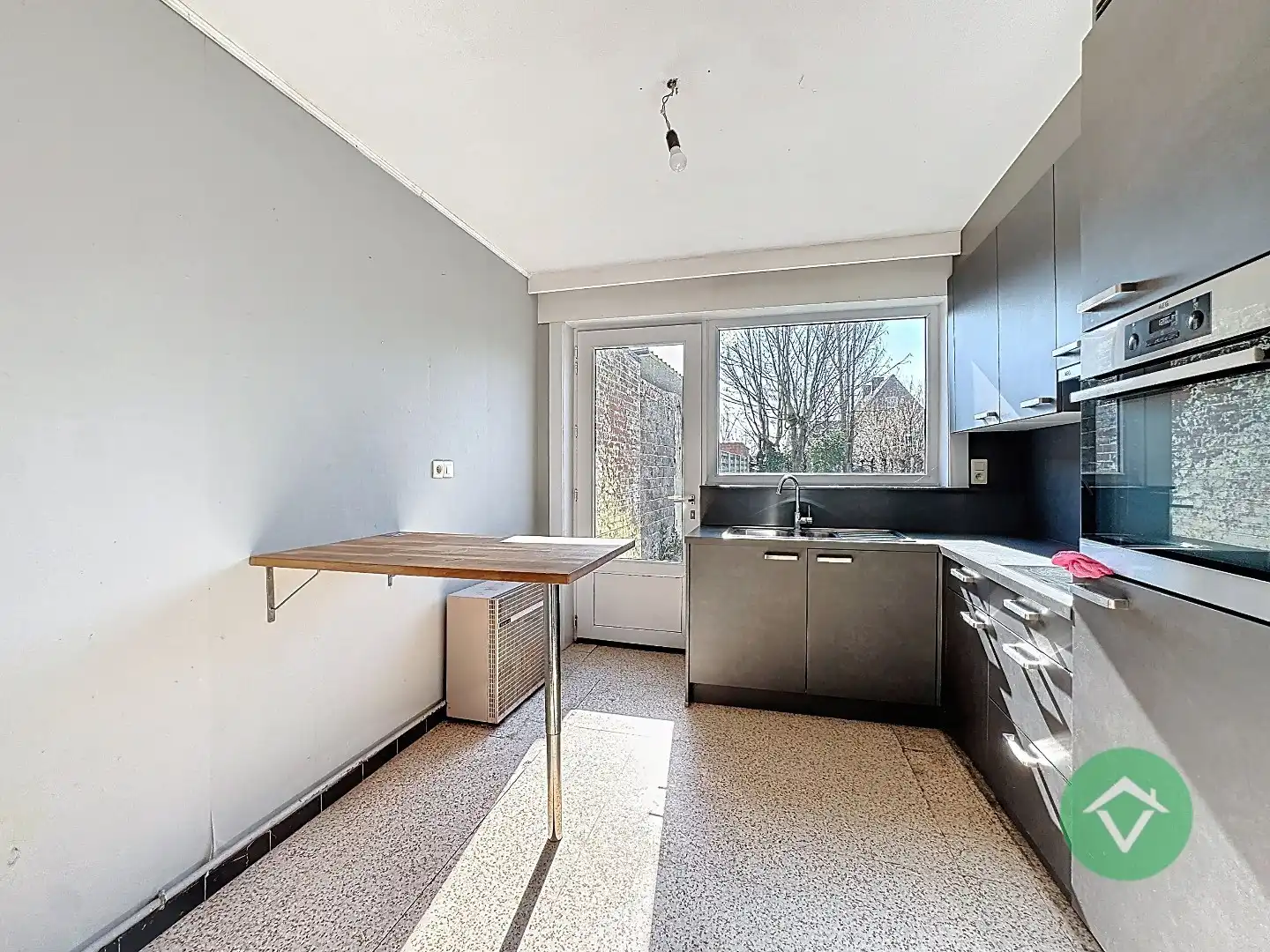 Woning met 3 slaapkamers en garage te Lichtervelde foto 8