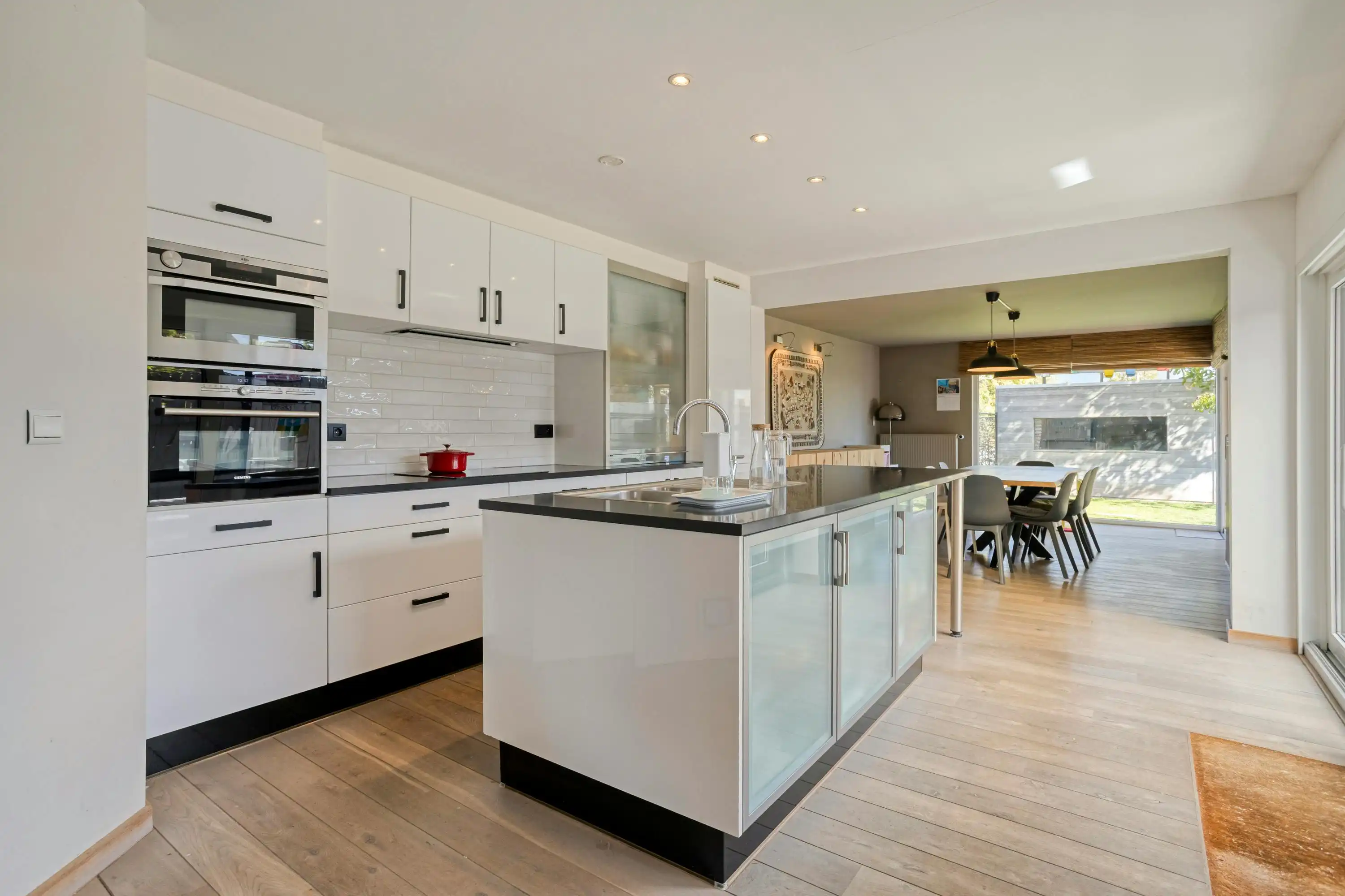 Instapklaar huis met 4 kamers te koop in centrum Desselgem foto 6