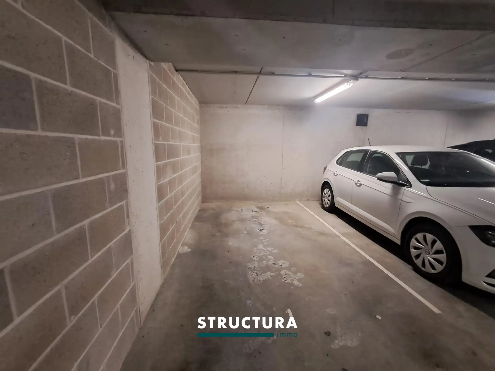 Ondergrondse autostaanplaats nabij Ring foto 3
