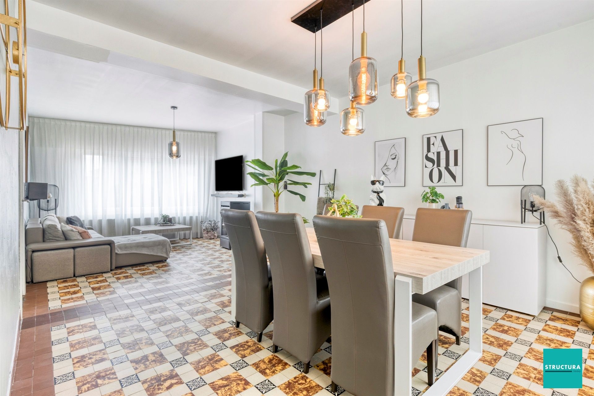 Ruime 4-SLK Woning in Denderhoutem, 235m² Woonopp. foto 3