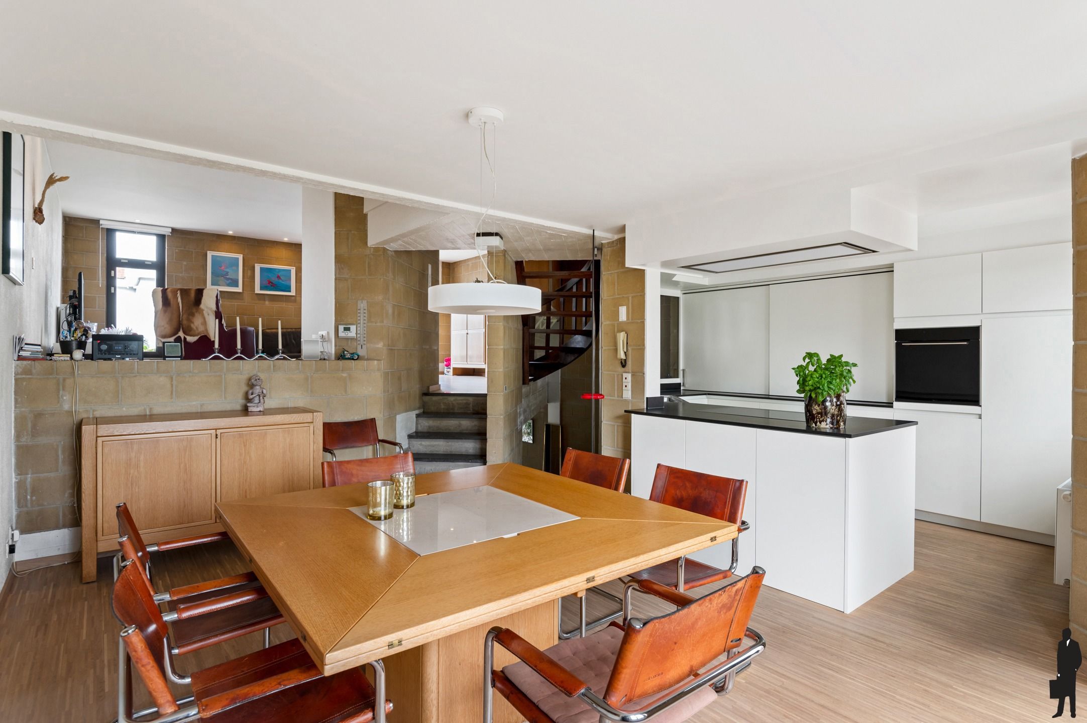 Karaktervolle split-level woning met 4 slpks en zonnige tuin foto 8