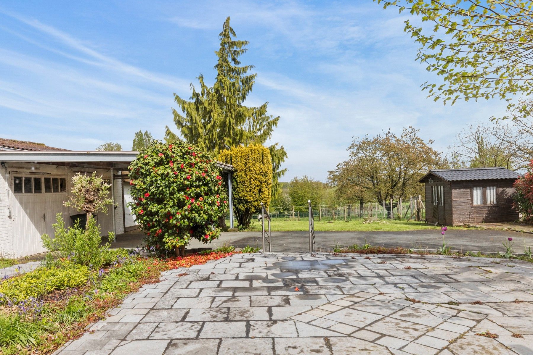 Unieke ruime alleenstaande woning met prachtig zicht.  foto 16