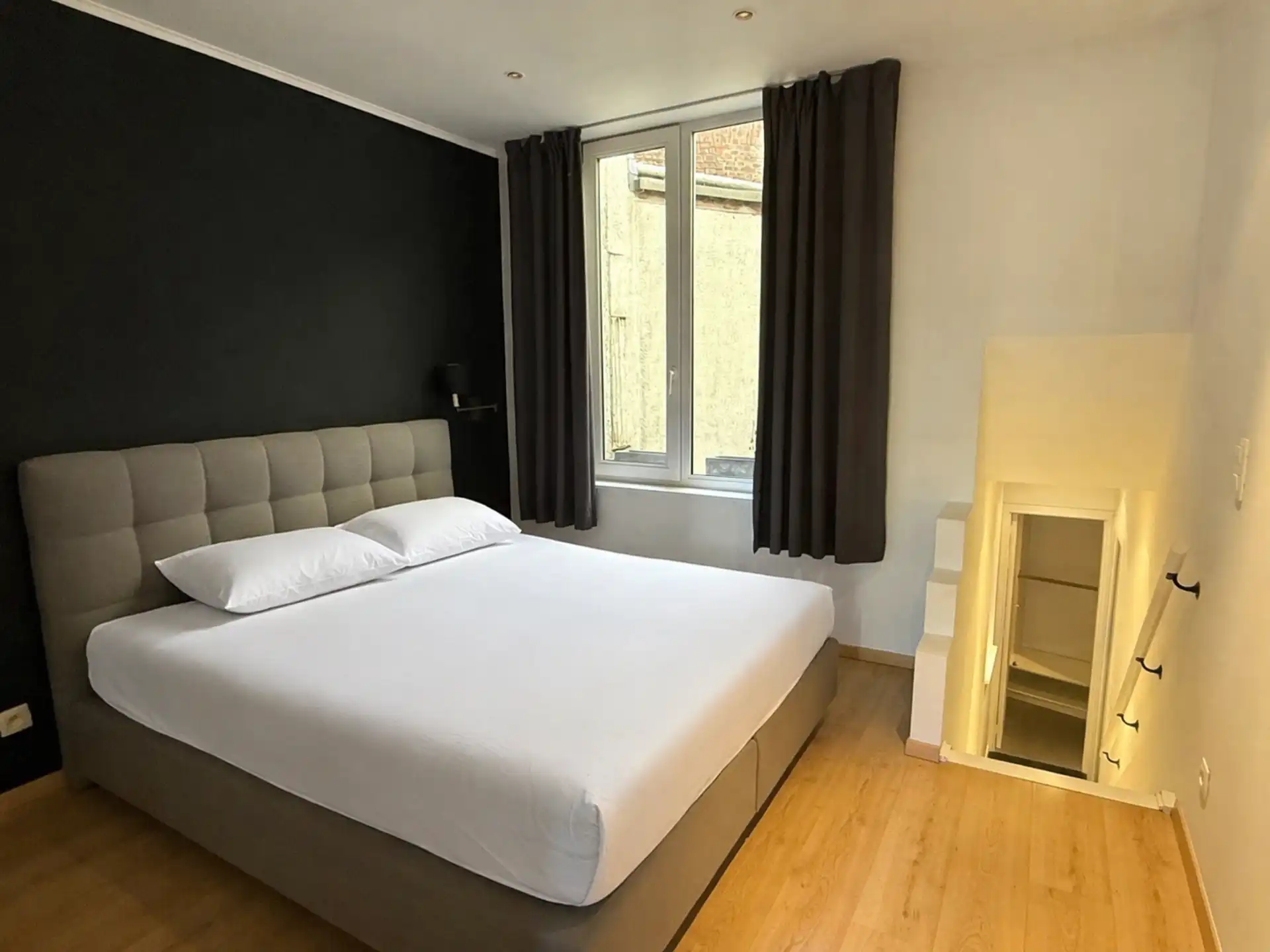 Gemeubeld lichtrijk 1-slaapkamer appartement met moderne afwerking foto 6