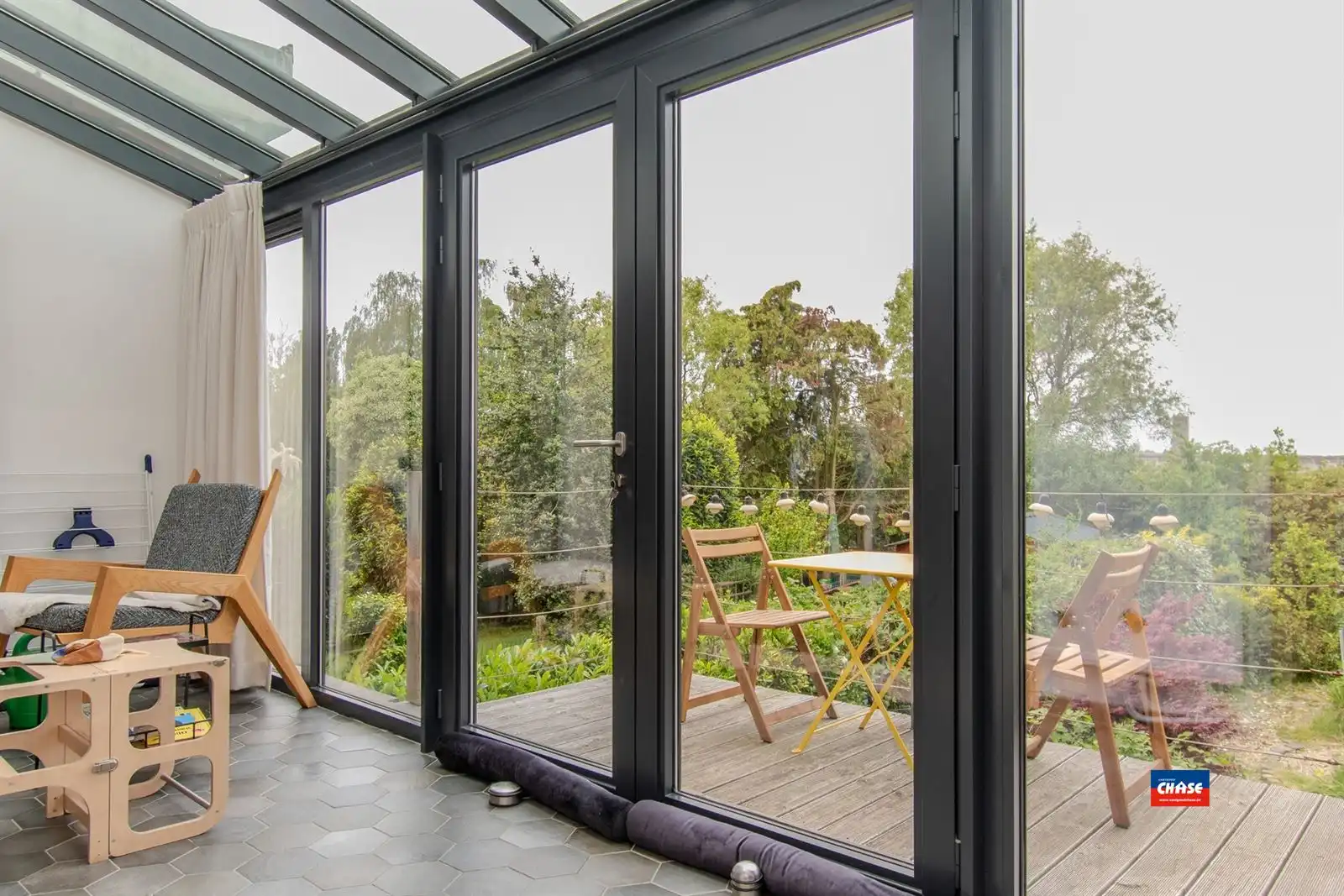 Instapklare Bel-étage met drie slaapkamers en grote tuin foto 9