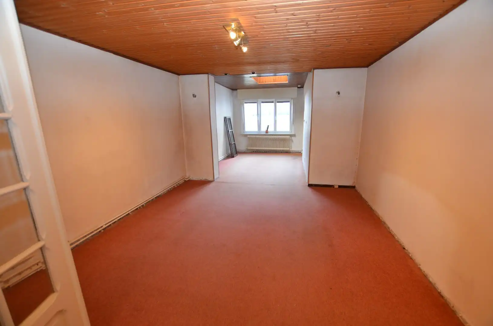 Zeer ruim woonhuis foto 2