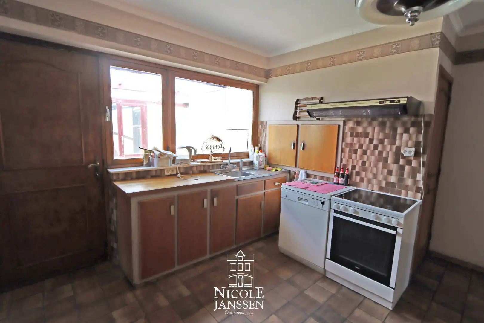 Woning met loods/stallen foto 6