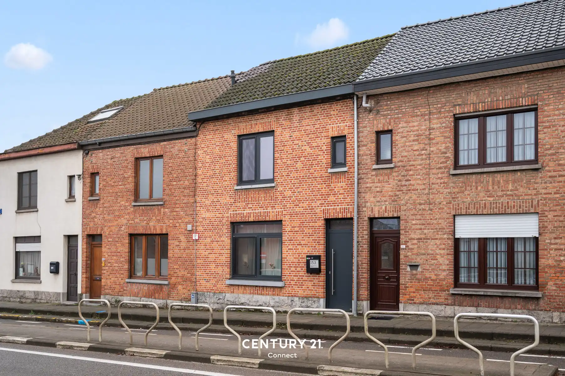 Stadswoning met tuin en dubbele garage foto 2